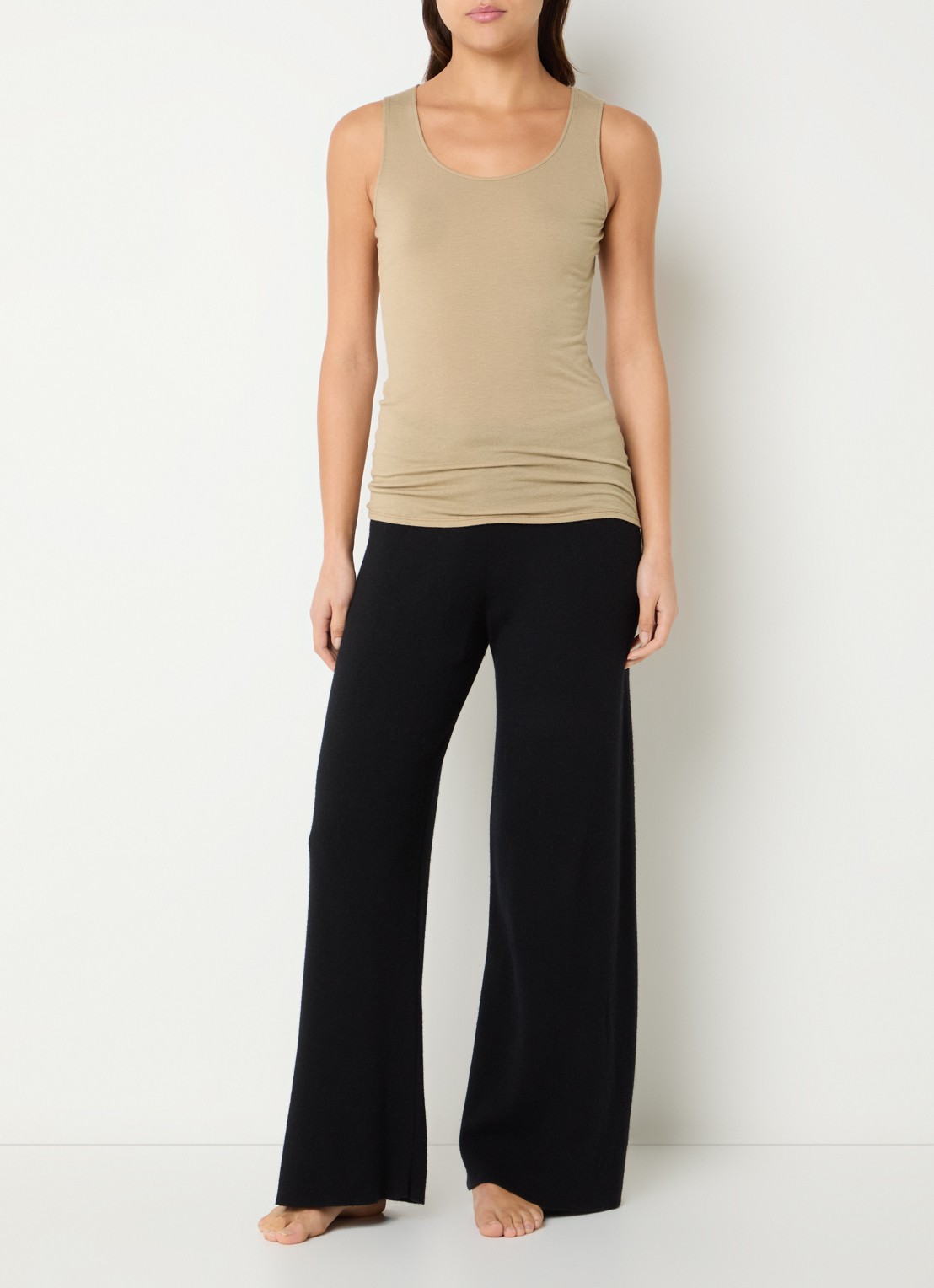 Hanro Tanktop in wolblend met boothals - voorkant 2 beige