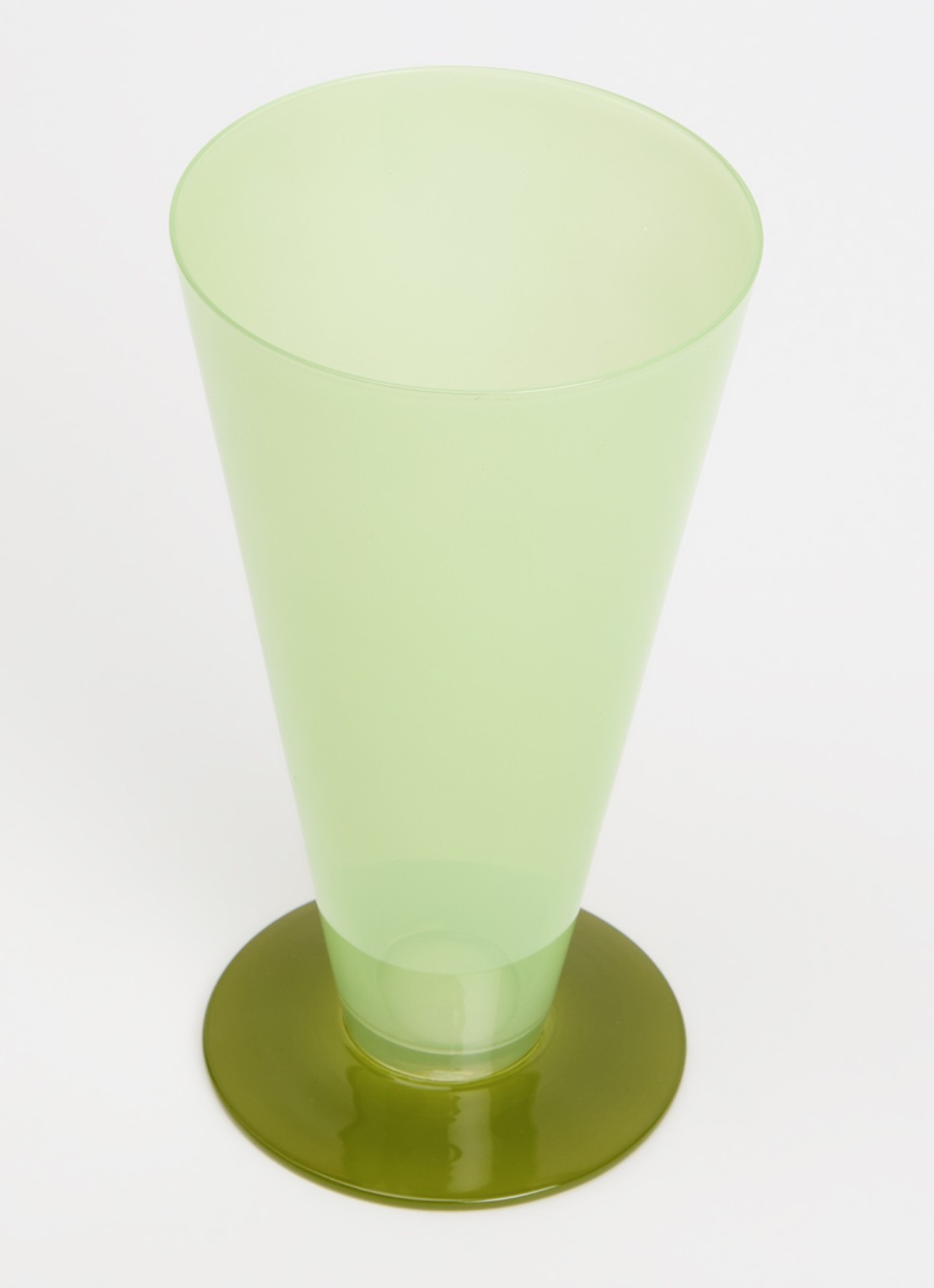 Hay Conical vaas 9,5 cm - voorkant 2 lichtgroen