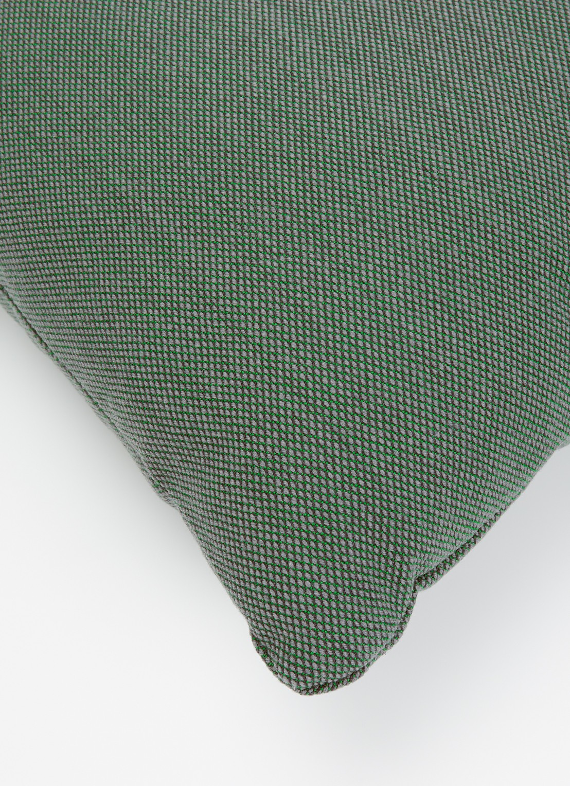 Hay Dot sierkussen 45 x 60 cm - detail 2 groen