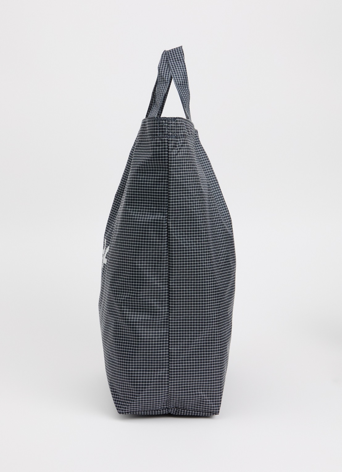 Hay Grid Crossover M crossbodytas met ruitdessin - detail 2 donkerblauw