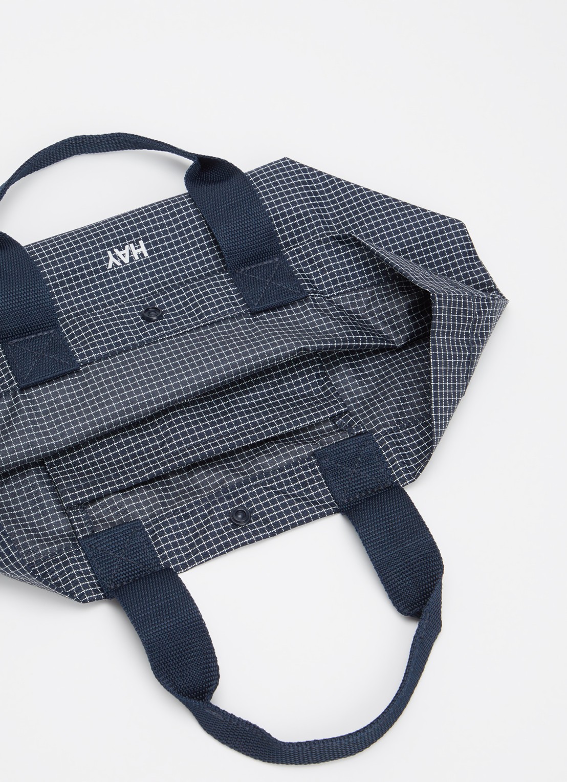 Hay Grid Everyday Mini shopper met ruitdessin - detail donkerblauw