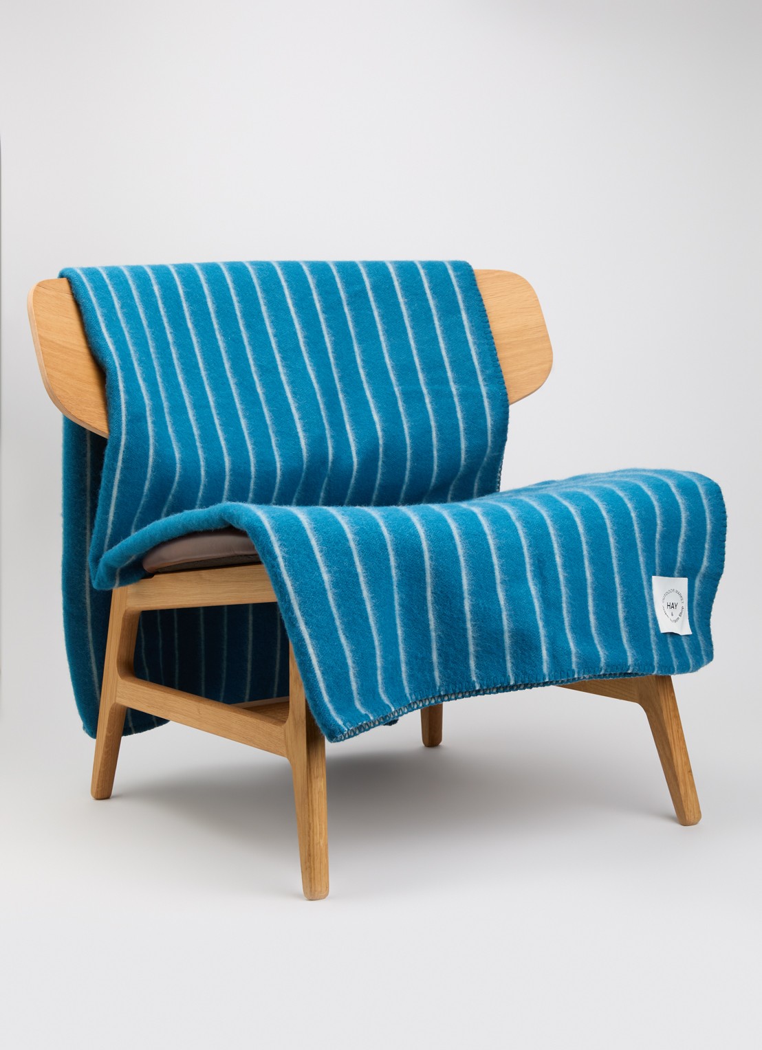Hay Outdoor Market plaid van wol  - voorkant 2 blauw