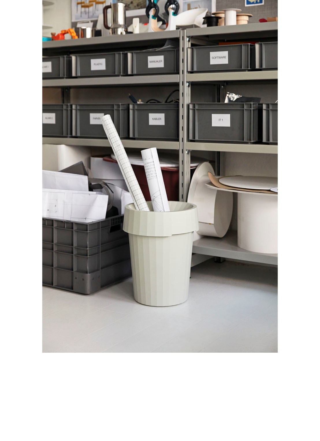 Hay Shade Bin prullenbak 14 liter - voorkant 3 gebroken wit