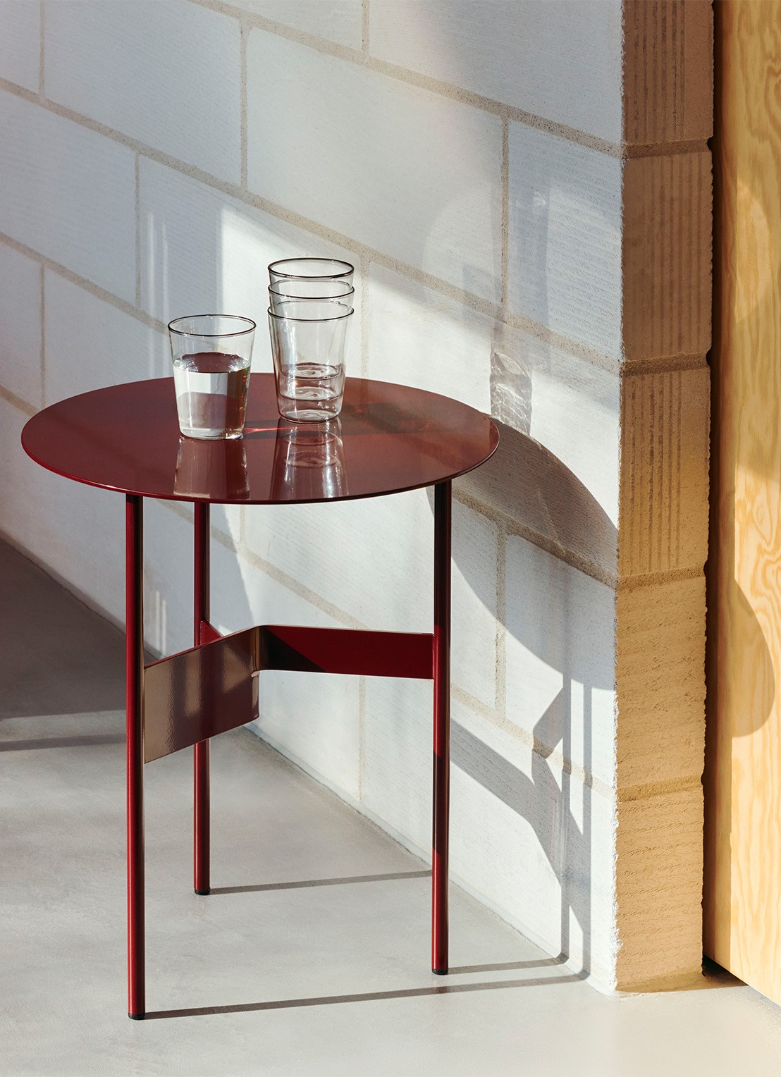 Hay Shim salontafel 45 cm - voorkant bordeauxrood
