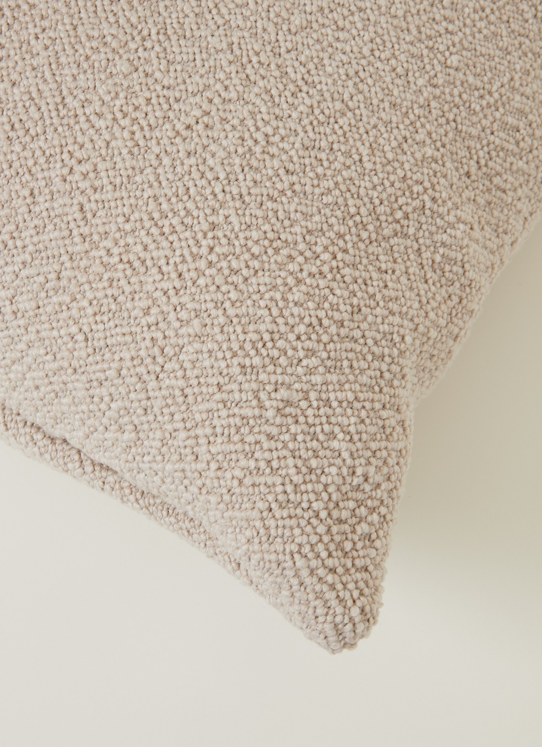 Hay Texture sierkussen 50 x 50 cm - detail 2 gebroken wit