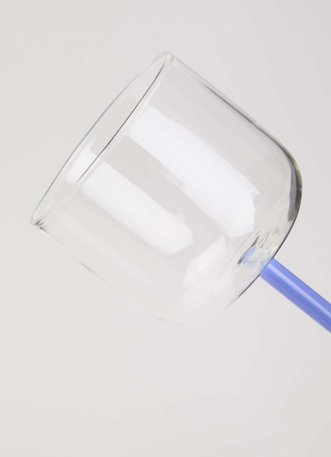 Hay Tint wijnglas 25 cl set van 2 - detail blauw