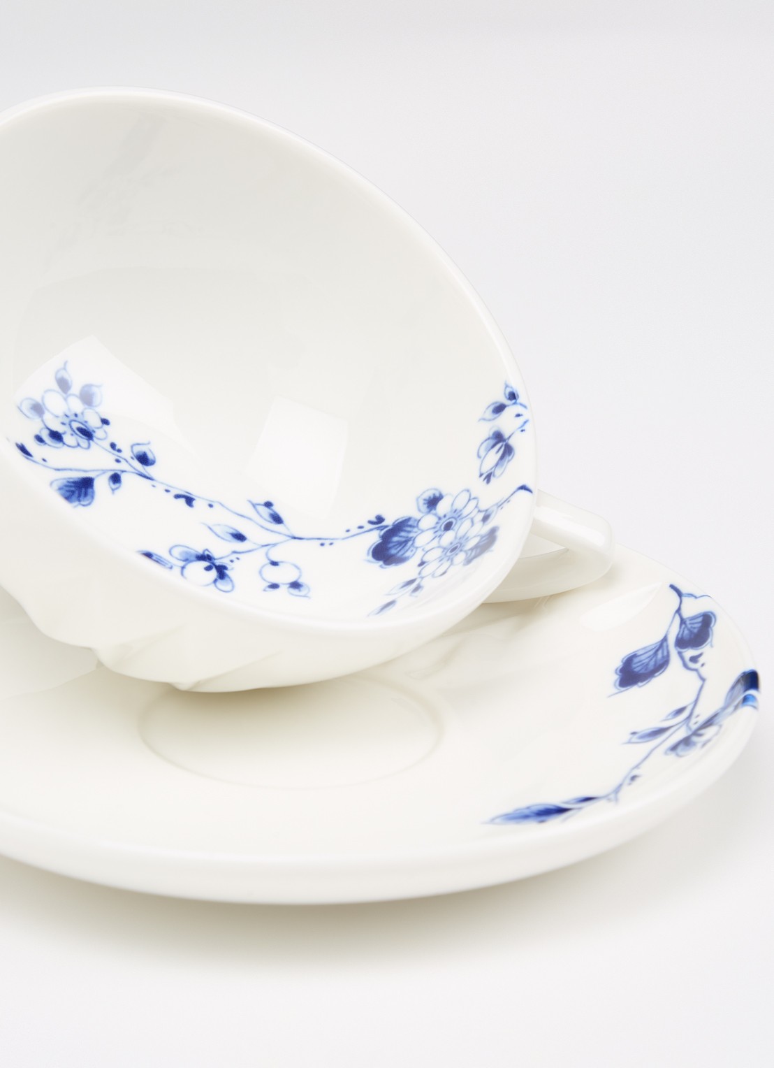 Heinen Delfts Blauw Blauw Vouw kop en schotel 15 cm - voorkant 2 wit