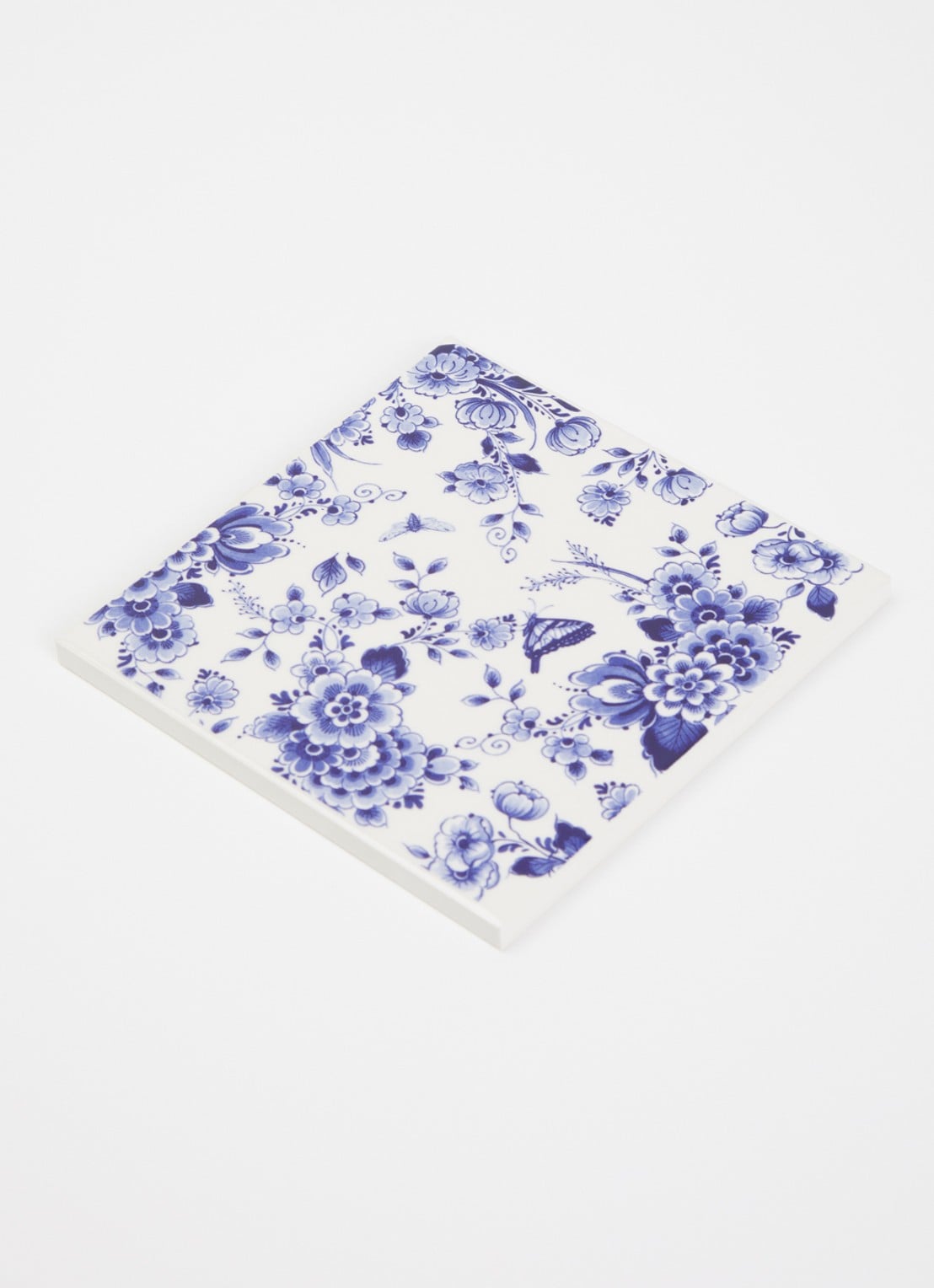 Heinen Delfts Blauw Bloementuin tegel 13 cm  - voorkant 2 blauw