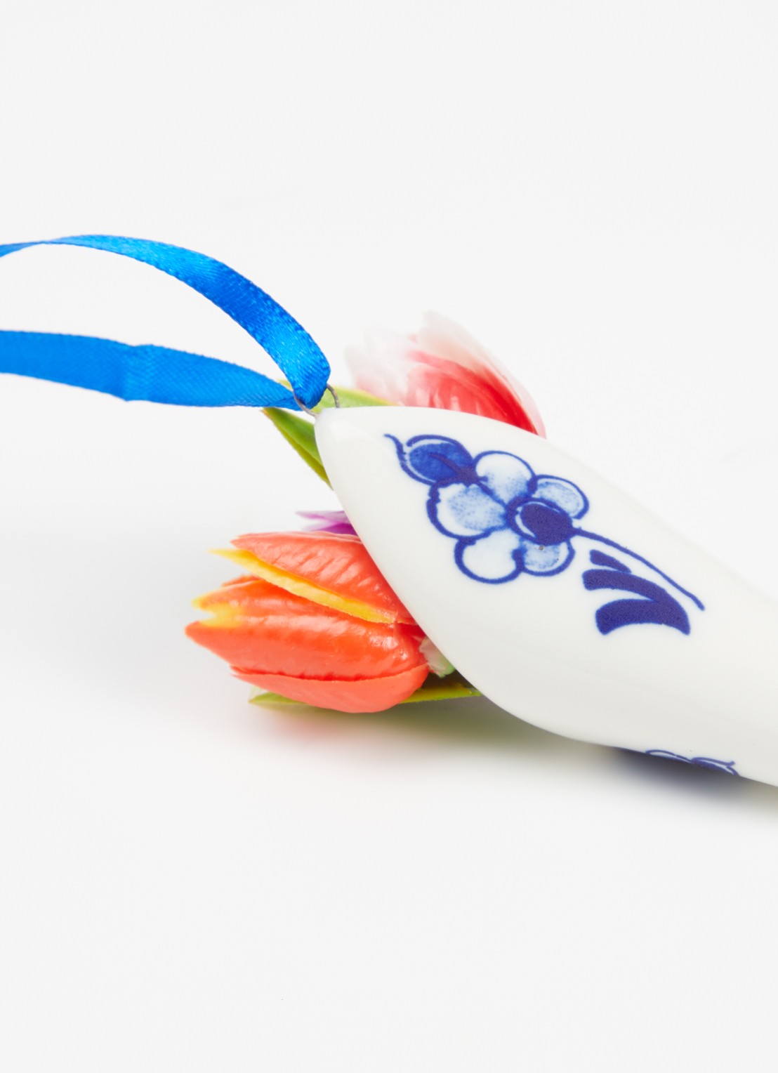 Heinen Delfts Blauw Bosje Tulpen kersthanger 9,5 cm - detail gebroken wit