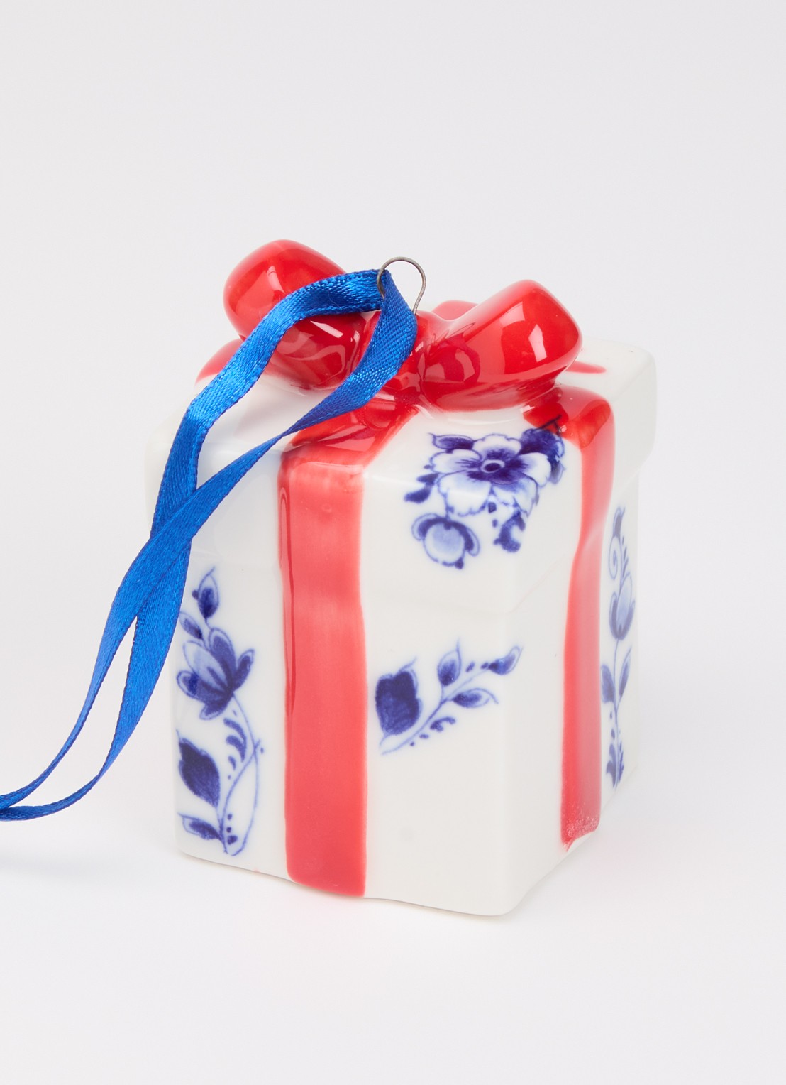 Heinen Delfts Blauw Cadeautje kersthanger 6,5 cm - detail gebroken wit