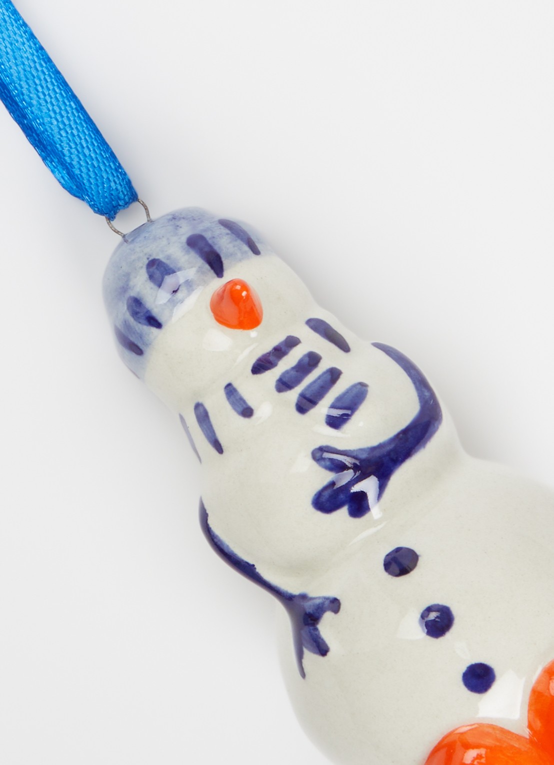 Heinen Delfts Blauw Sneeuwman kersthanger 8,5 cm - detail 2 gebroken wit