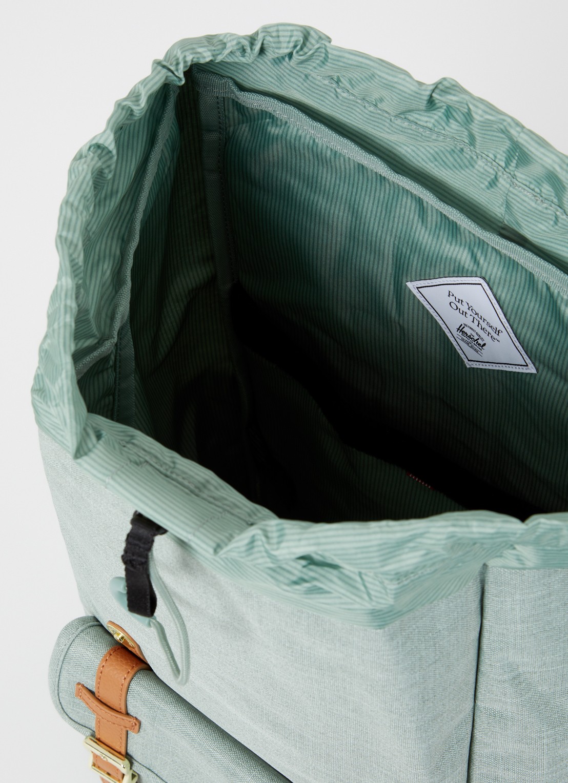 Herschel Supply Little America rugzak met 16 inch laptopvak - detail lindegroen