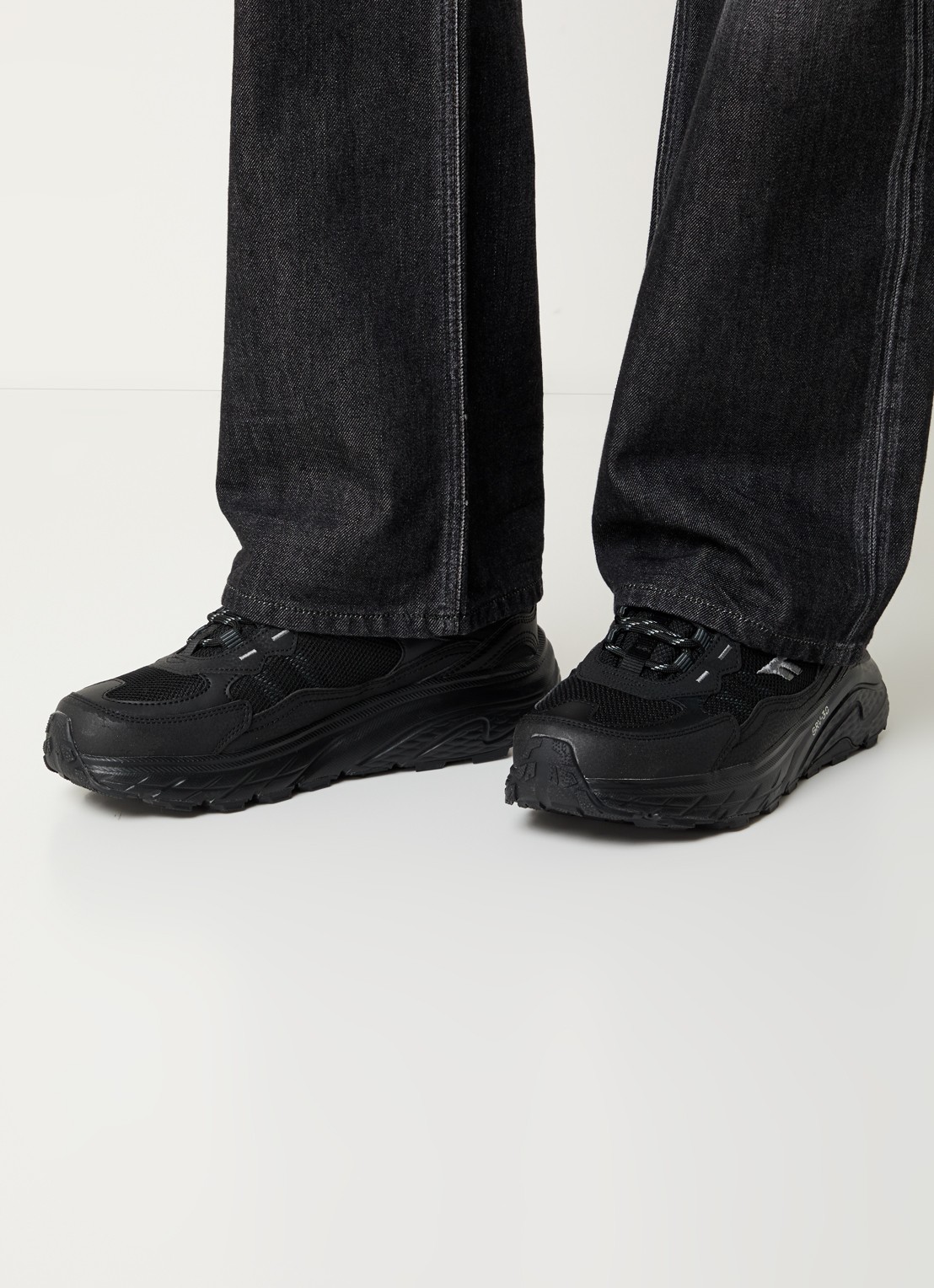 Hi-Tec Eastend sneaker met mesh details - voorkant 3 zwart