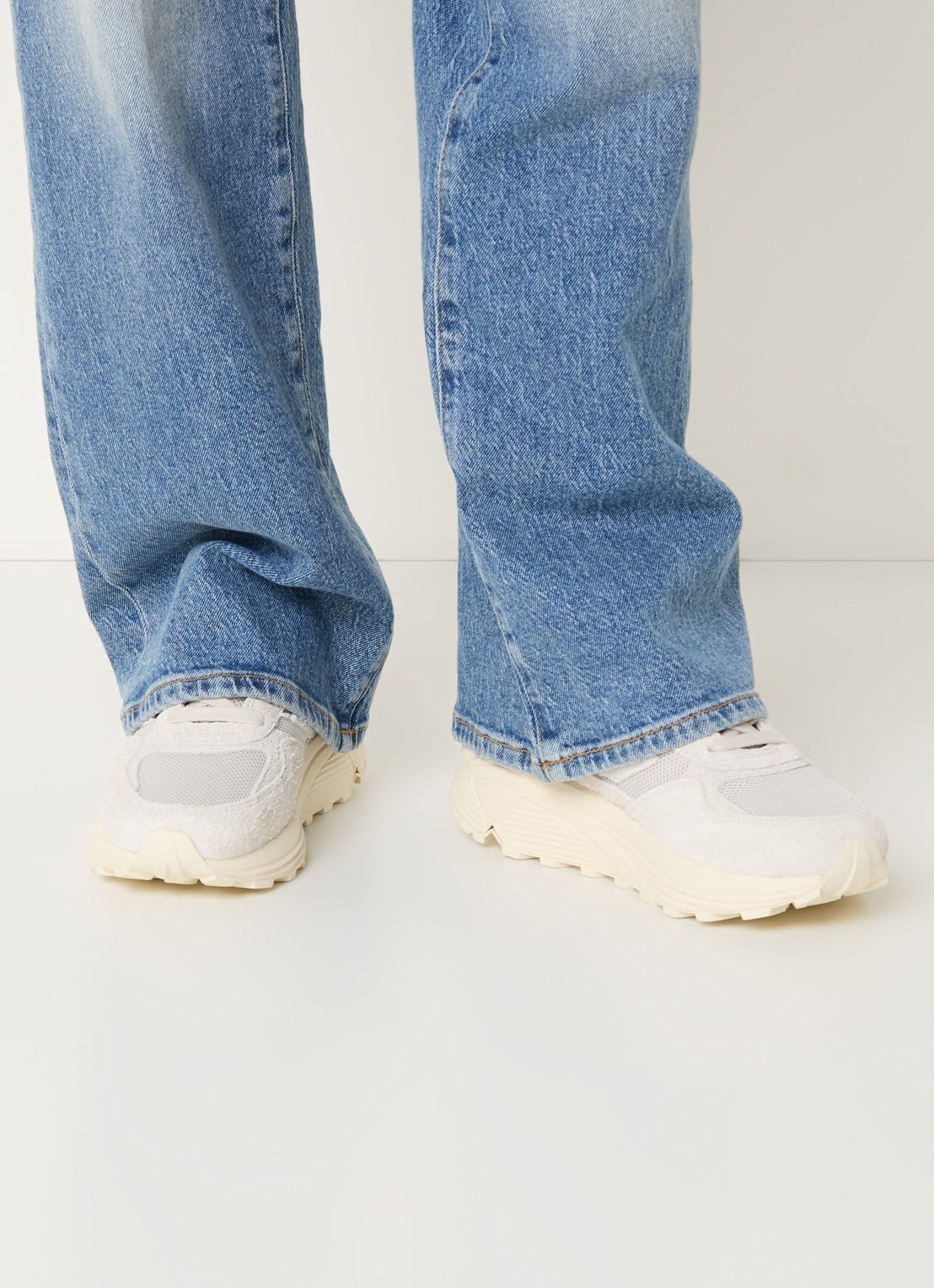 Hi-Tec HTS Shadow RGS sneaker met suède details - voorkant 2 lichtgrijs