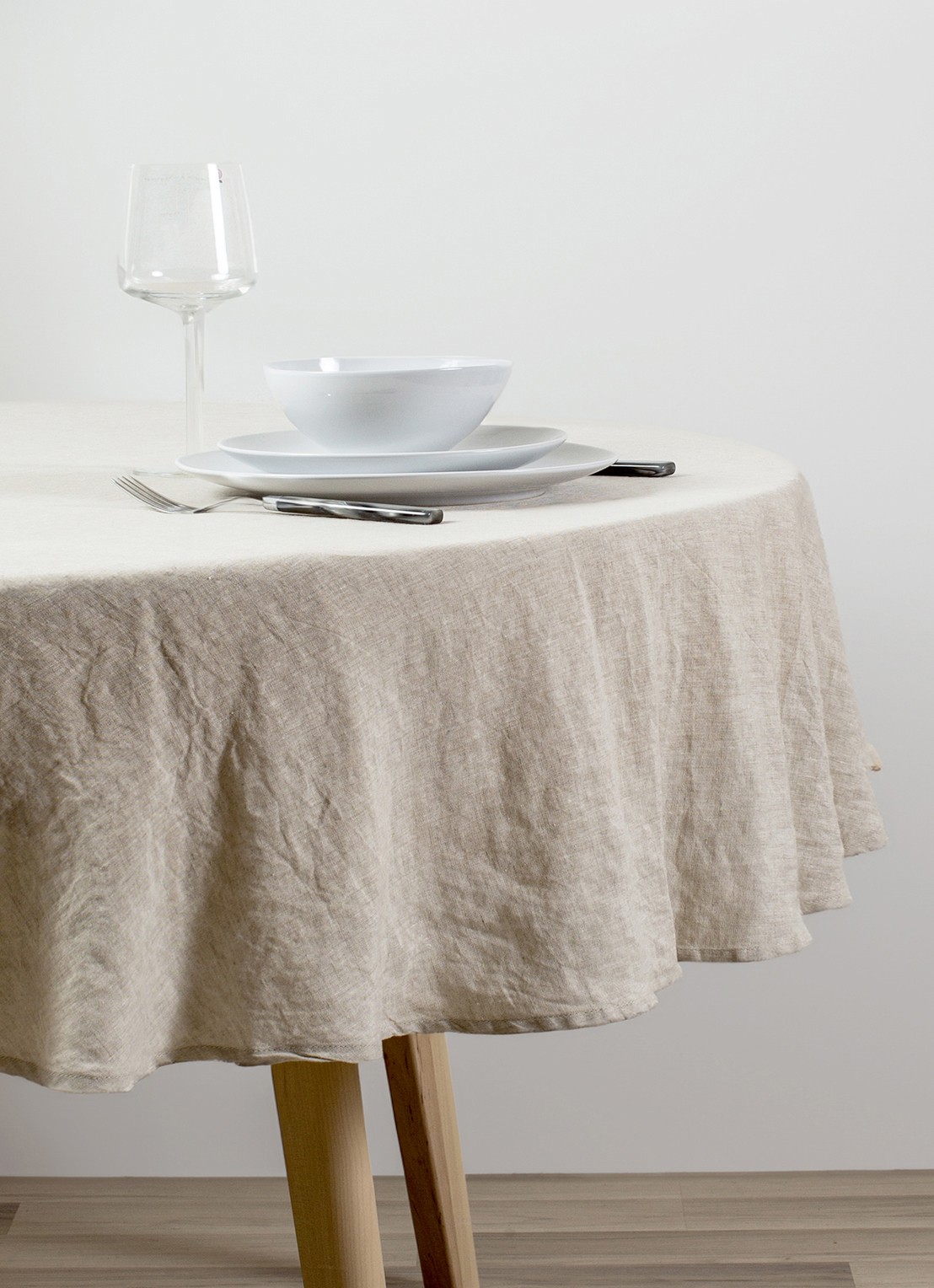 Himla Sunrise rond tafelkleed van linnen 160 cm - detail 3 beige