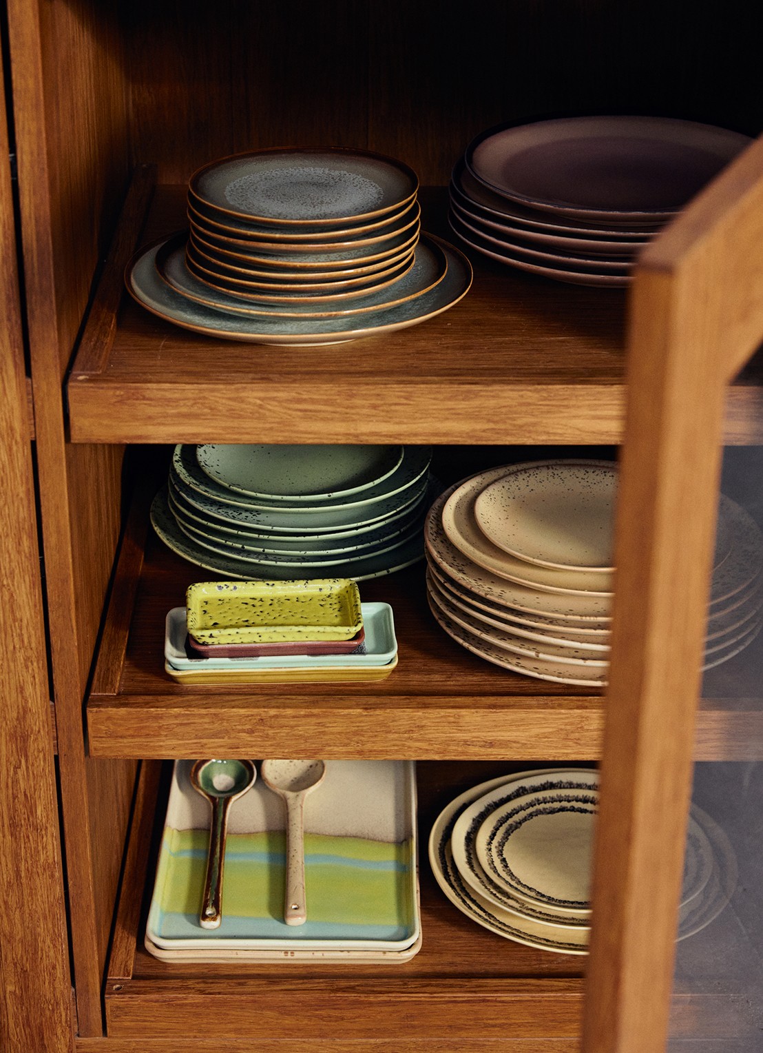 HKliving 70s Ceramics dinerbord 27,5 cm set van 2 - achterkant 3 geel