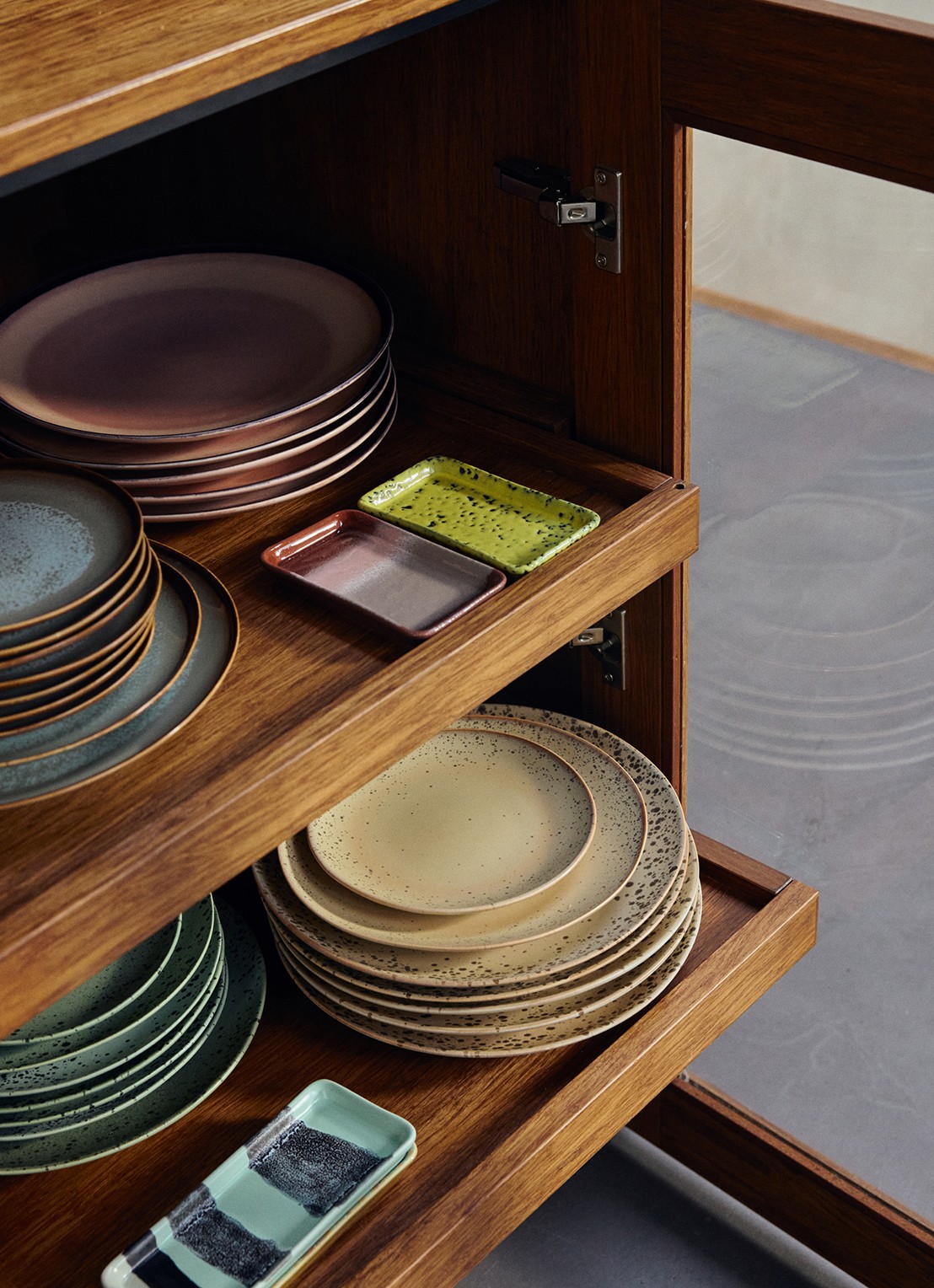HKliving 70s Ceramics gebaksbordje 17,5 cm set van 2 - achterkant 4 zand