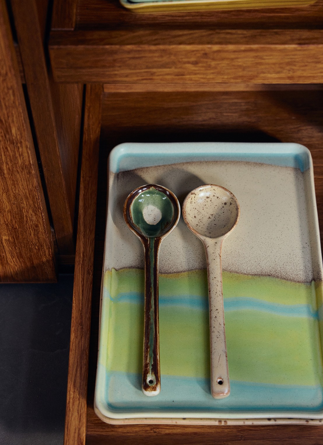 HKliving 70s Ceramics Glint serveerschaal 22,5 x 33 cm - detail 4 blauw