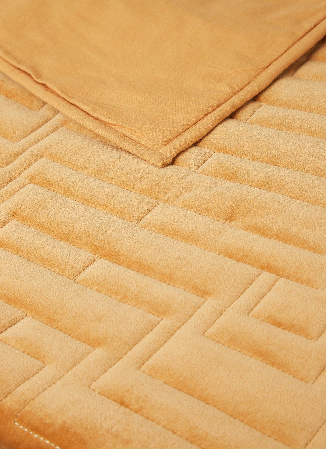 HKliving Bedsprei van fluweel 240 x 260 cm - detail 2 okergeel