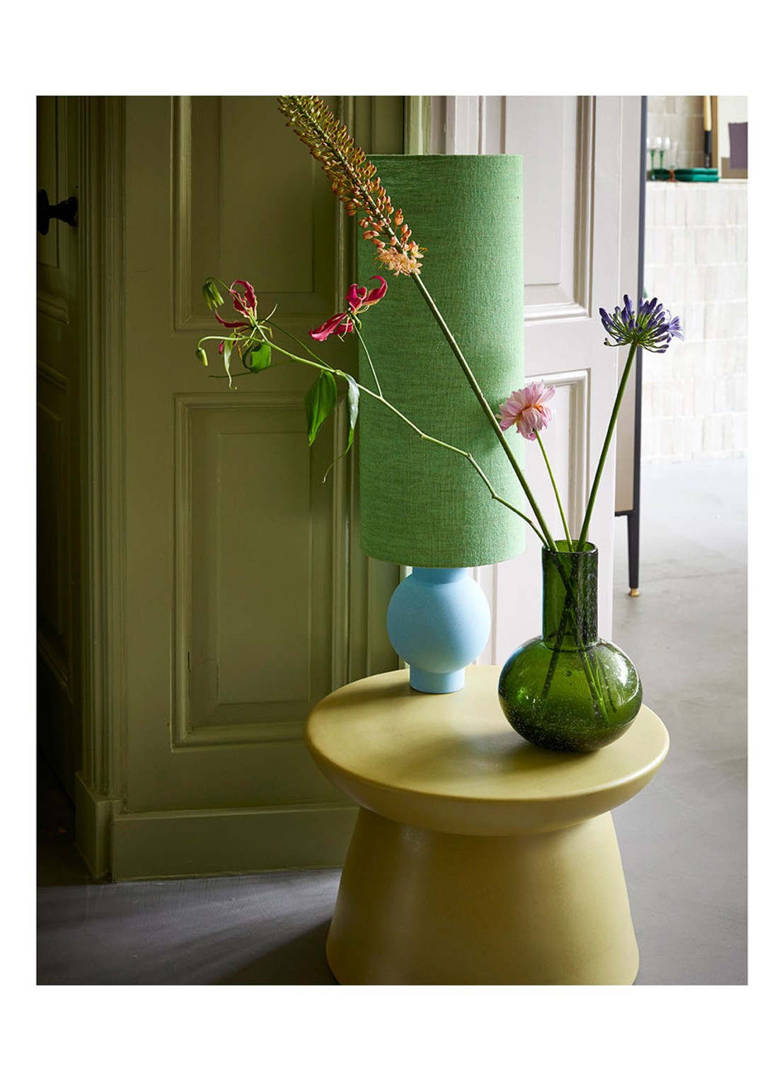 HKliving Earthenware bijzettafel 49 cm - voorkant 2 okergeel