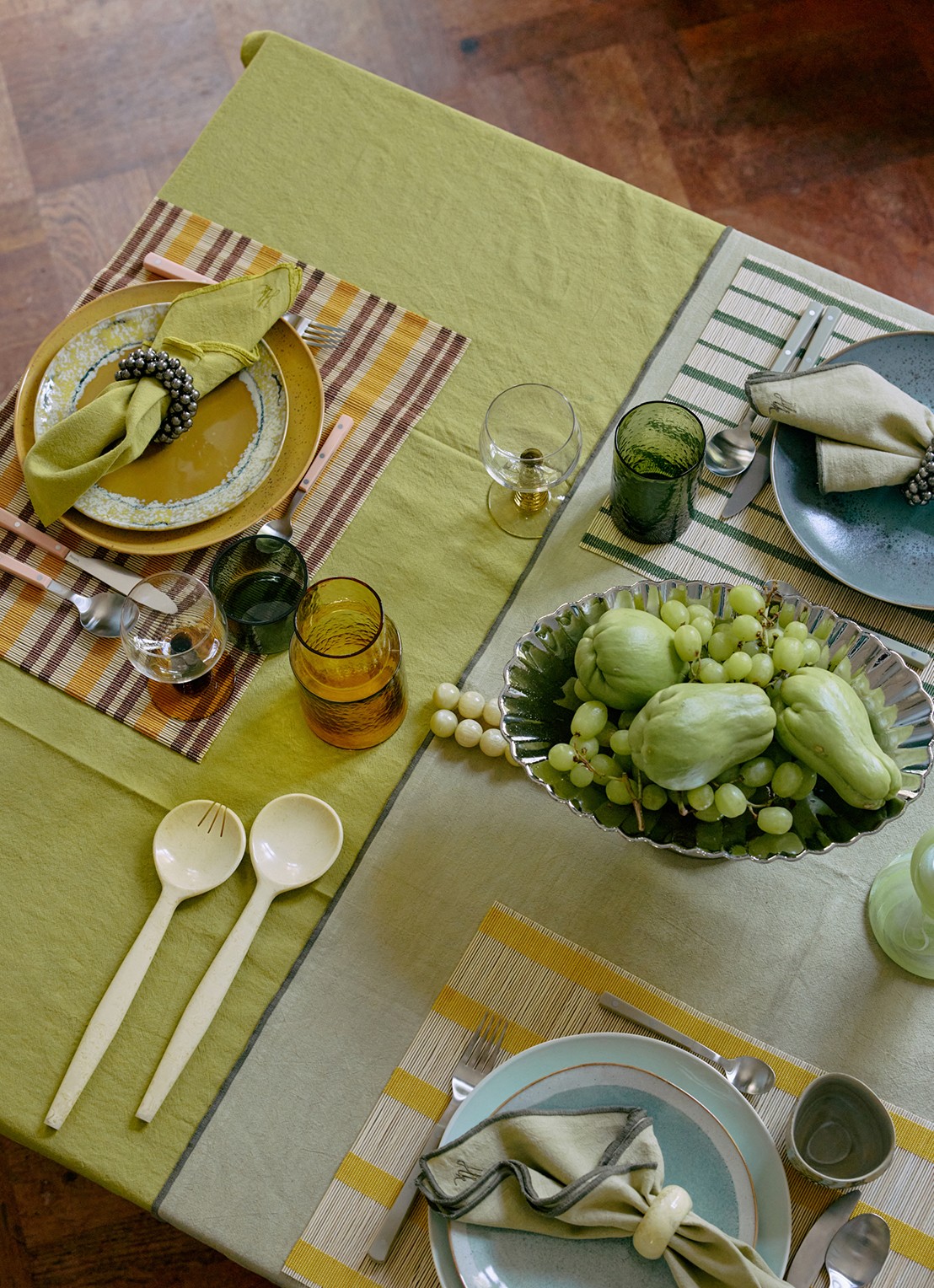 HKliving Ease tafelkleed 140 x 220 cm  - voorkant 3 groen