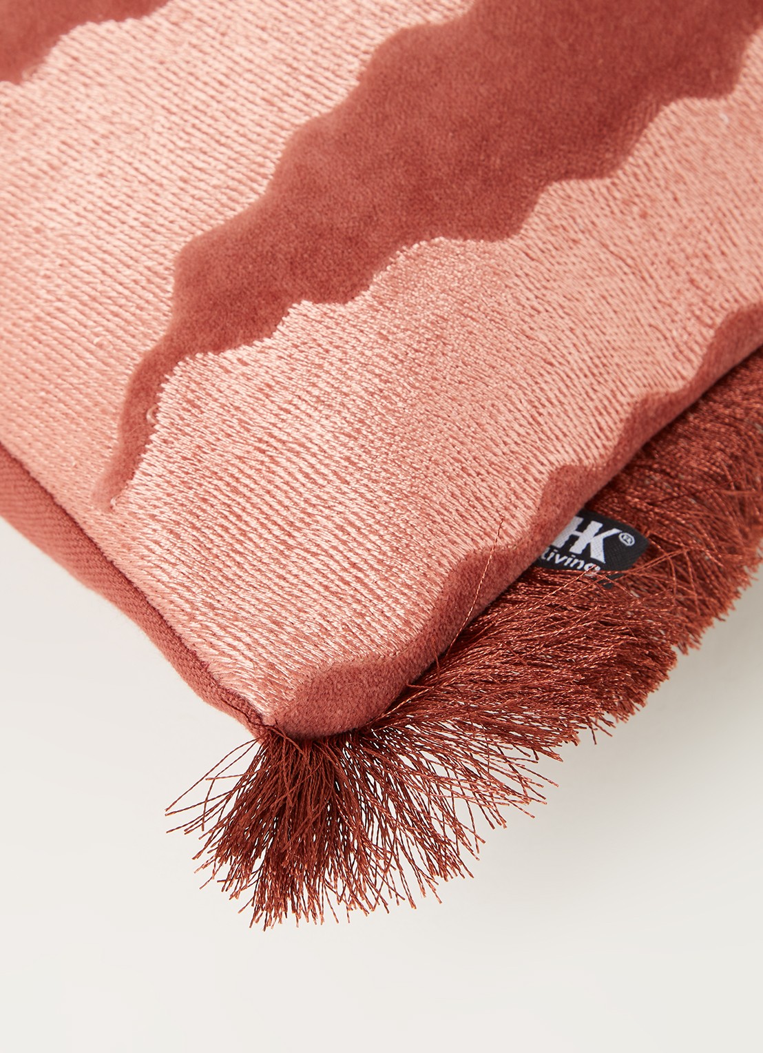 HKliving Fringe Velvet Tiger sierkussen 25 x 40 cm - detail roze