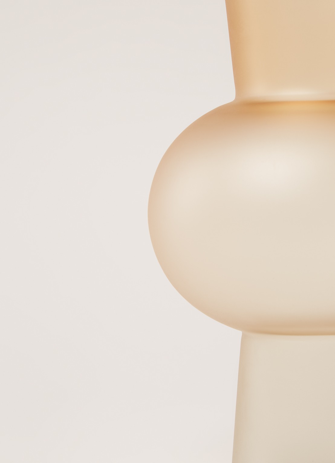 HKliving Matt Peach vaas S 30 cm - detail oranje