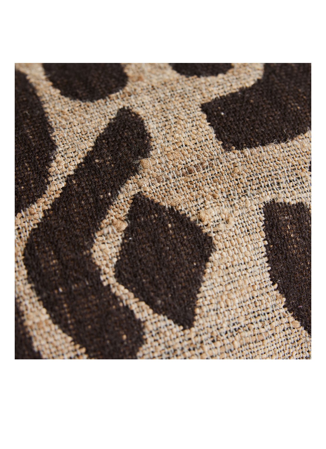 HKliving Silk sierkussen 40 x 25 cm - detail 2 lichtbruin