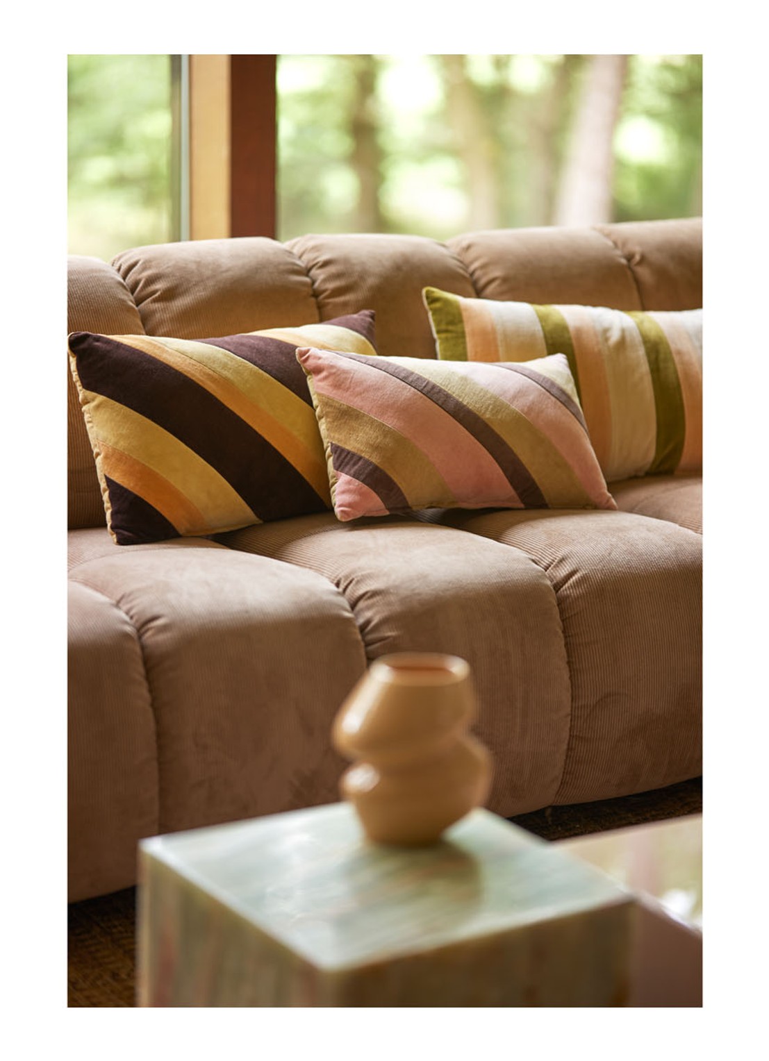 HKliving Striped sierkussen 60 x 35 cm - voorkant 3 abrikoos