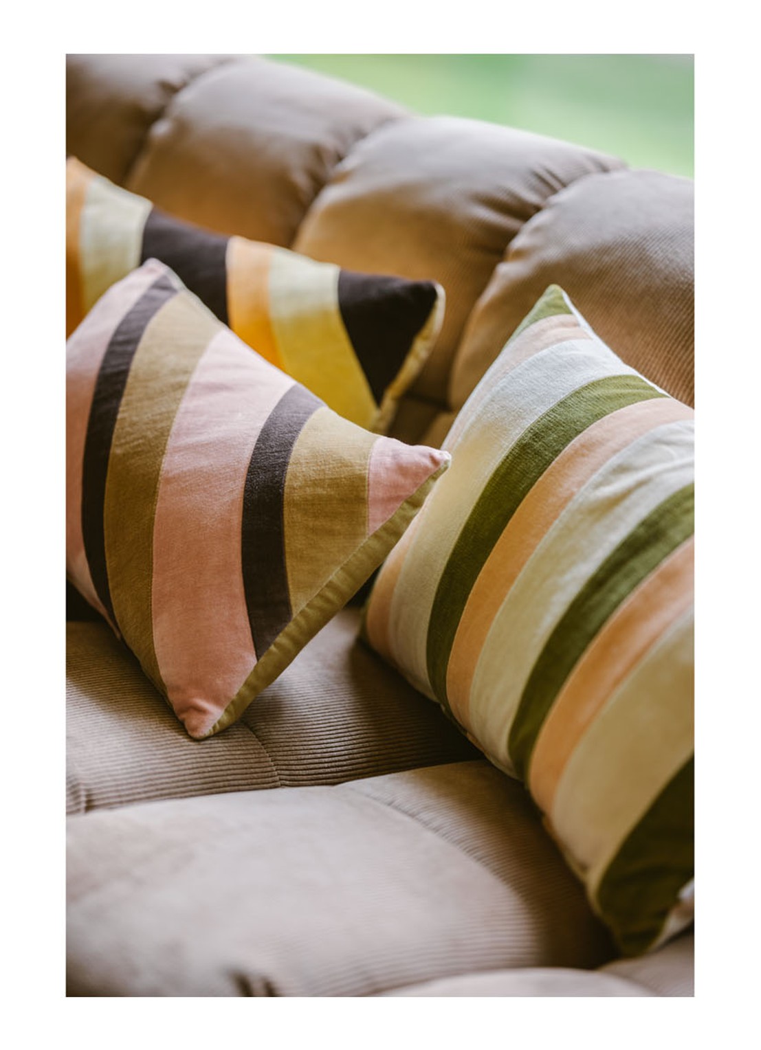 HKliving Striped Velvet sierkussen 60 x 35 cm - voorkant 3 multicolor