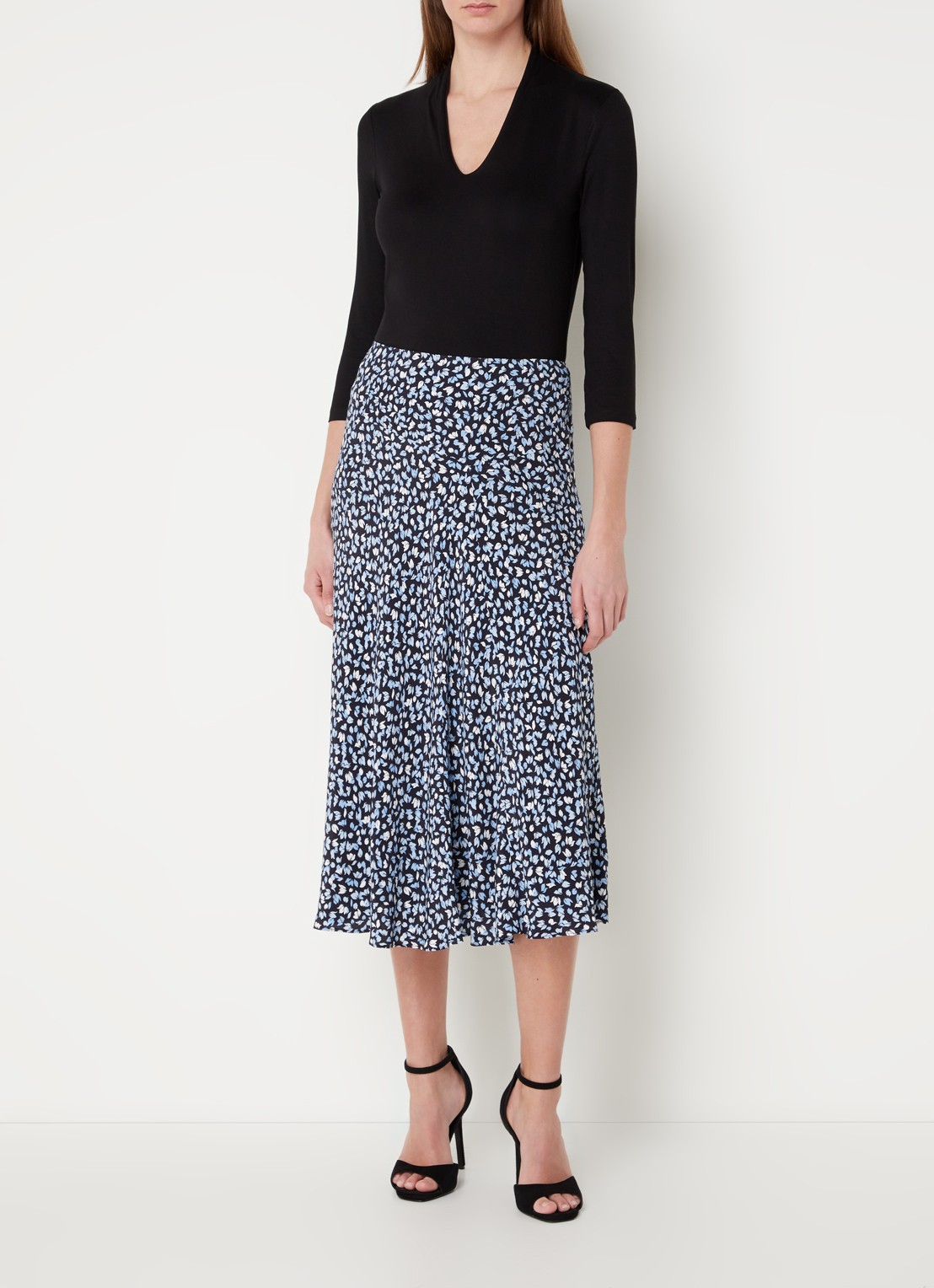 Hobbs Aimee top met V-hals en driekwart mouw - voorkant 4 zwart