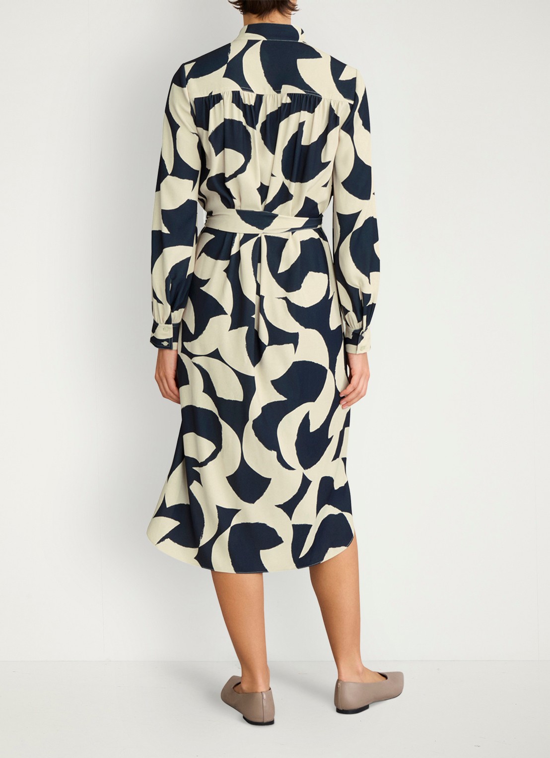 Hobbs Alisa blousejurk met strikceintuur - achterkant blauw