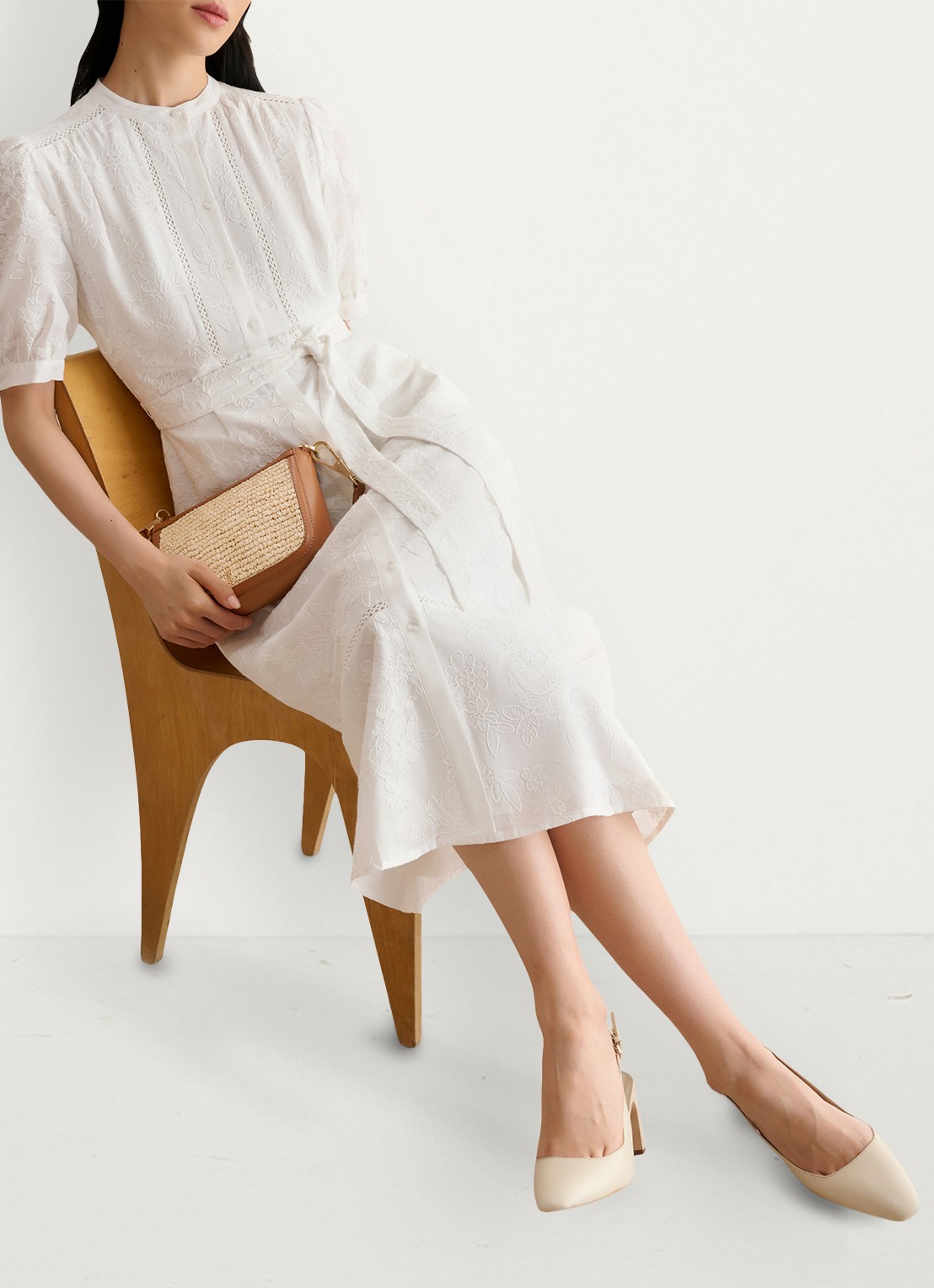 Hobbs Amani midi jurk met borduring en strikceintuur - detail 5 wit