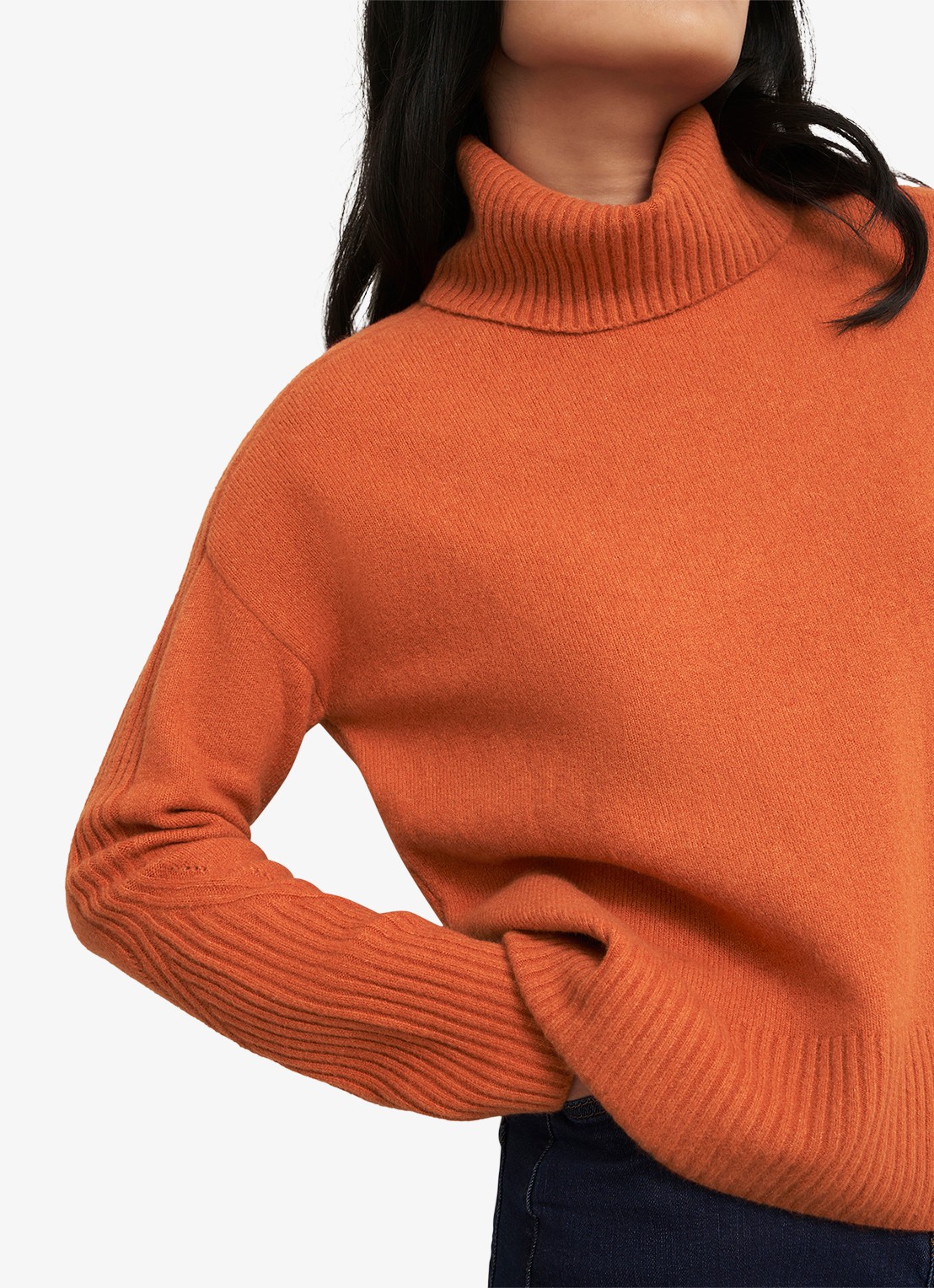 Hobbs Amber fijngebreide trui met col - detail 2 oranje
