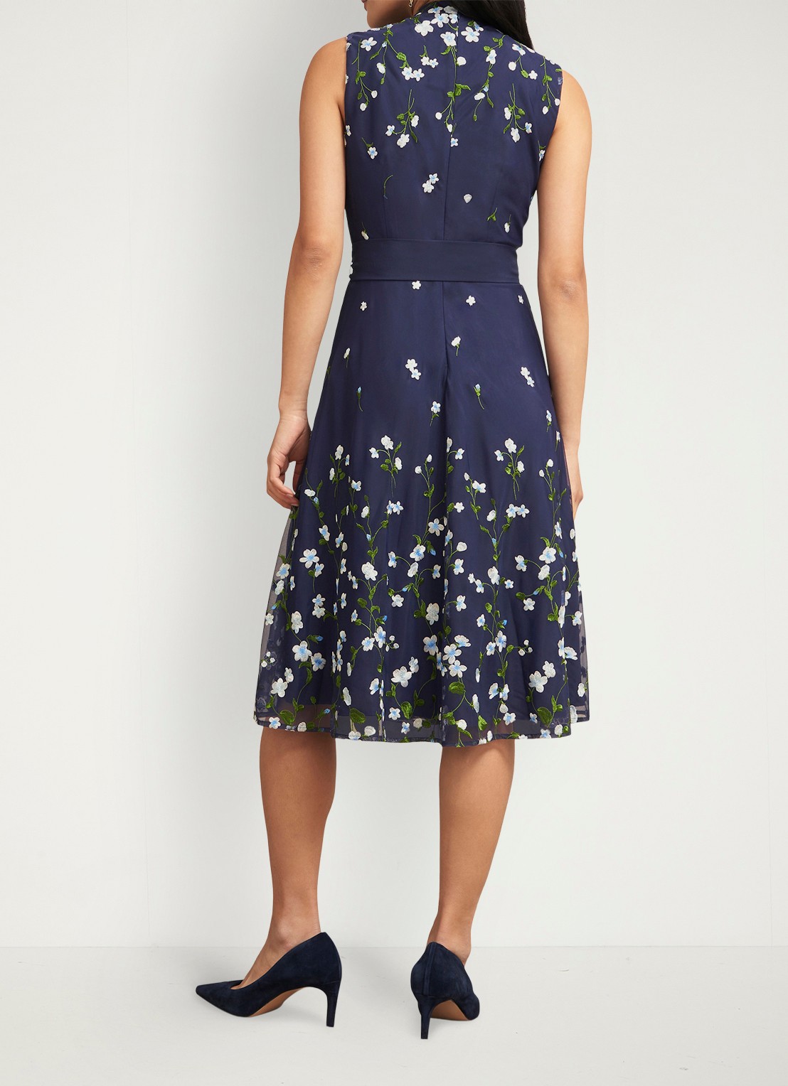 Hobbs Aria midi jurk met bloemenprint - achterkant 7 donkerblauw