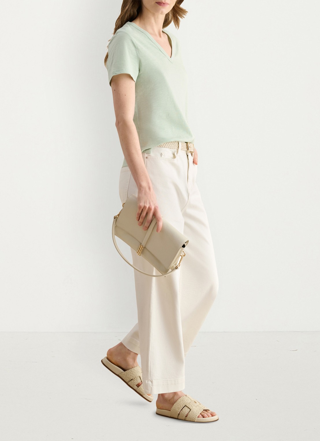 Hobbs Arianna T-shirt met V-hals - voorkant 2 groen