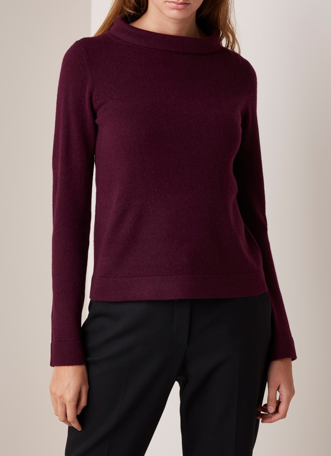 Hobbs Audrey fijngebreide pullover in kasjmierblend met lage col - detail 4 brons