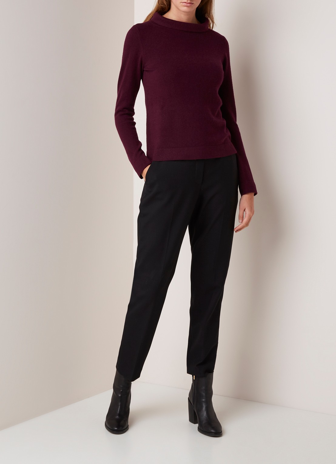 Hobbs Audrey fijngebreide pullover in kasjmierblend met lage col - voorkant 3 brons