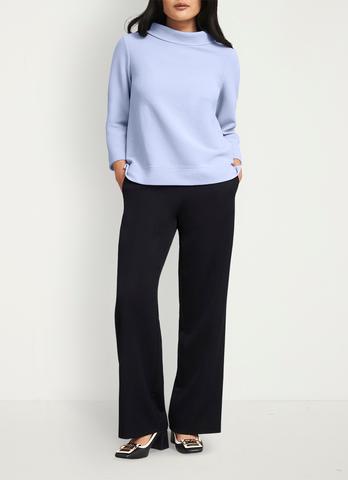 Hobbs Betsy top met boothals  - voorkant 2 lichtblauw
