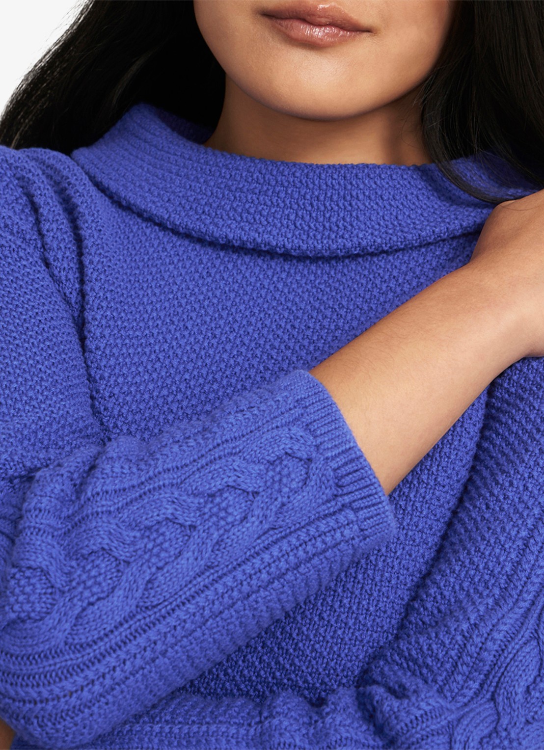 Hobbs Camilla grofgebreide trui met col - detail 4 kobaltblauw