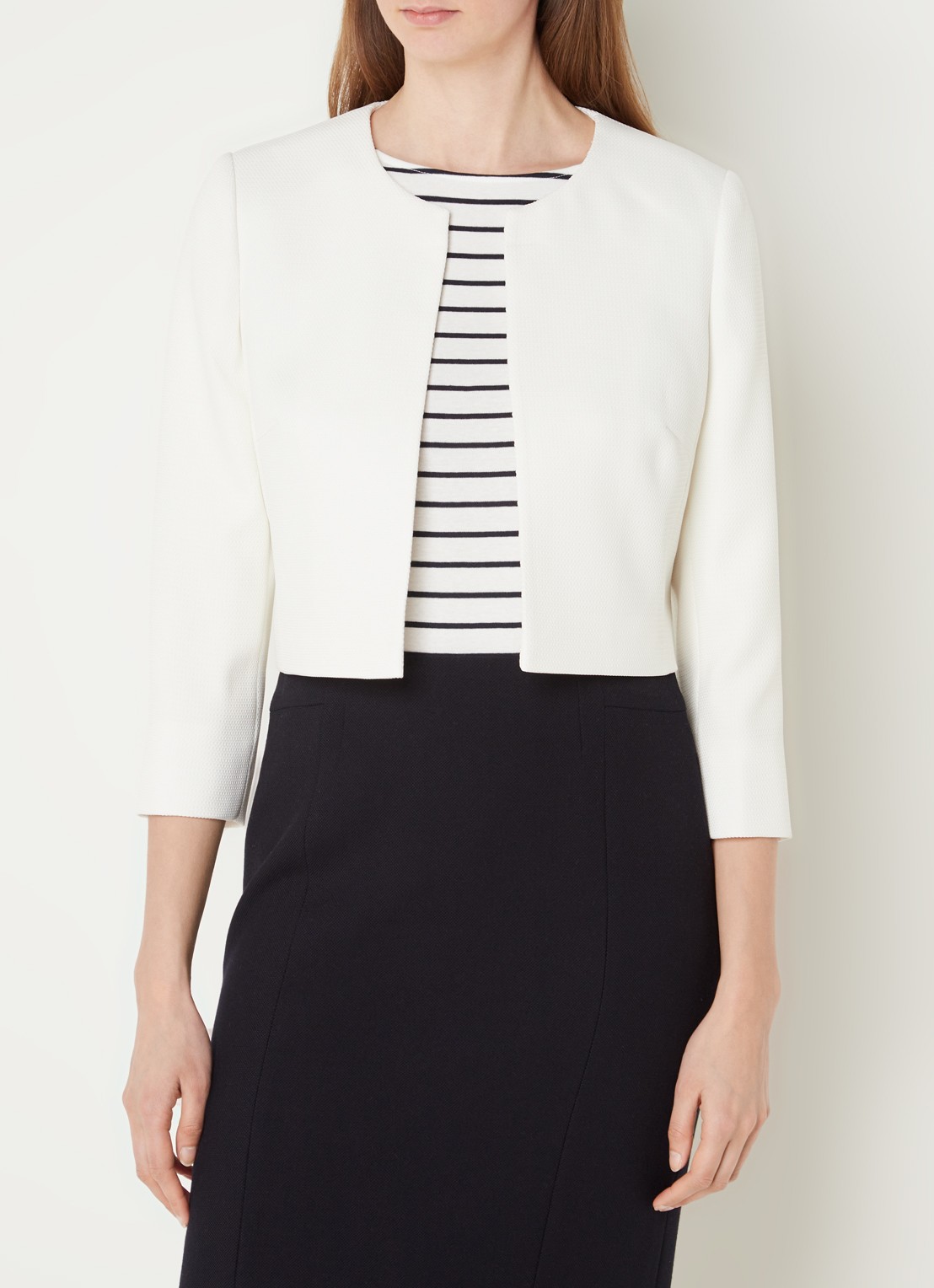 Hobbs Elize bolero met structuur - detail 2 gebroken wit