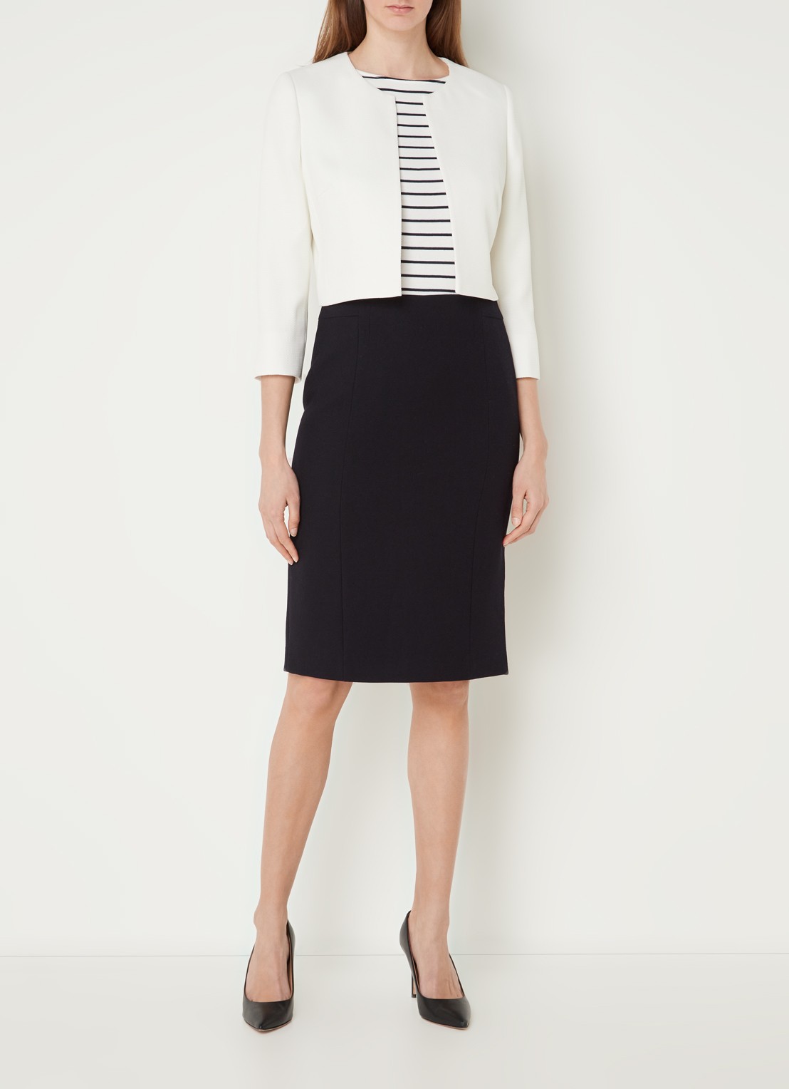 Hobbs Elize bolero met structuur - voorkant 4 gebroken wit