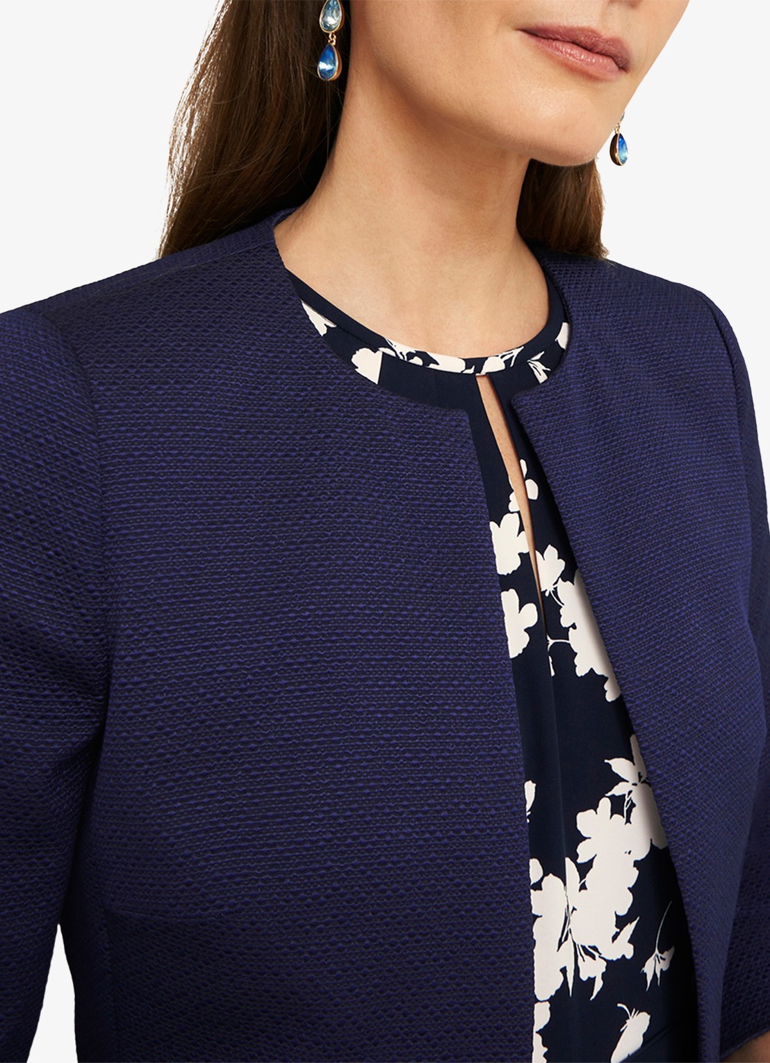 Hobbs Elize bolero met structuur - detail 3 donkerblauw