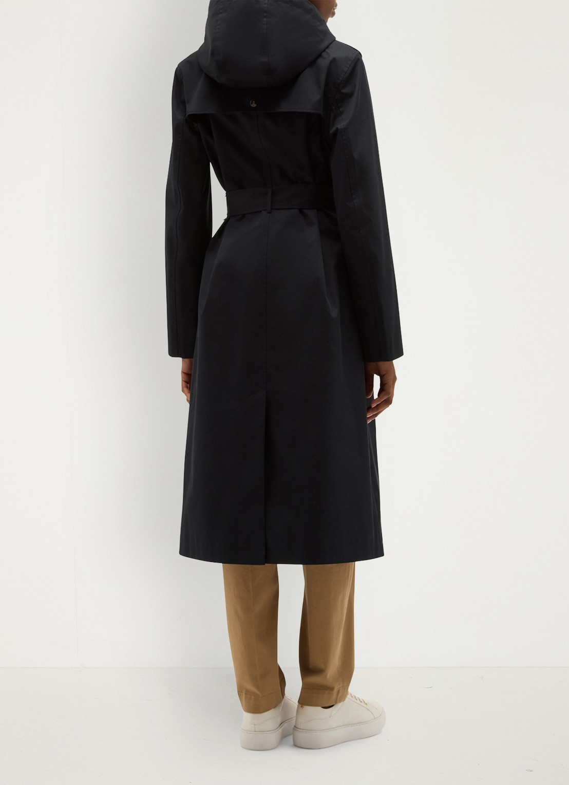 Hobbs Felicia regenjas met capuchon en steekzakken - achterkant 3 donkerblauw