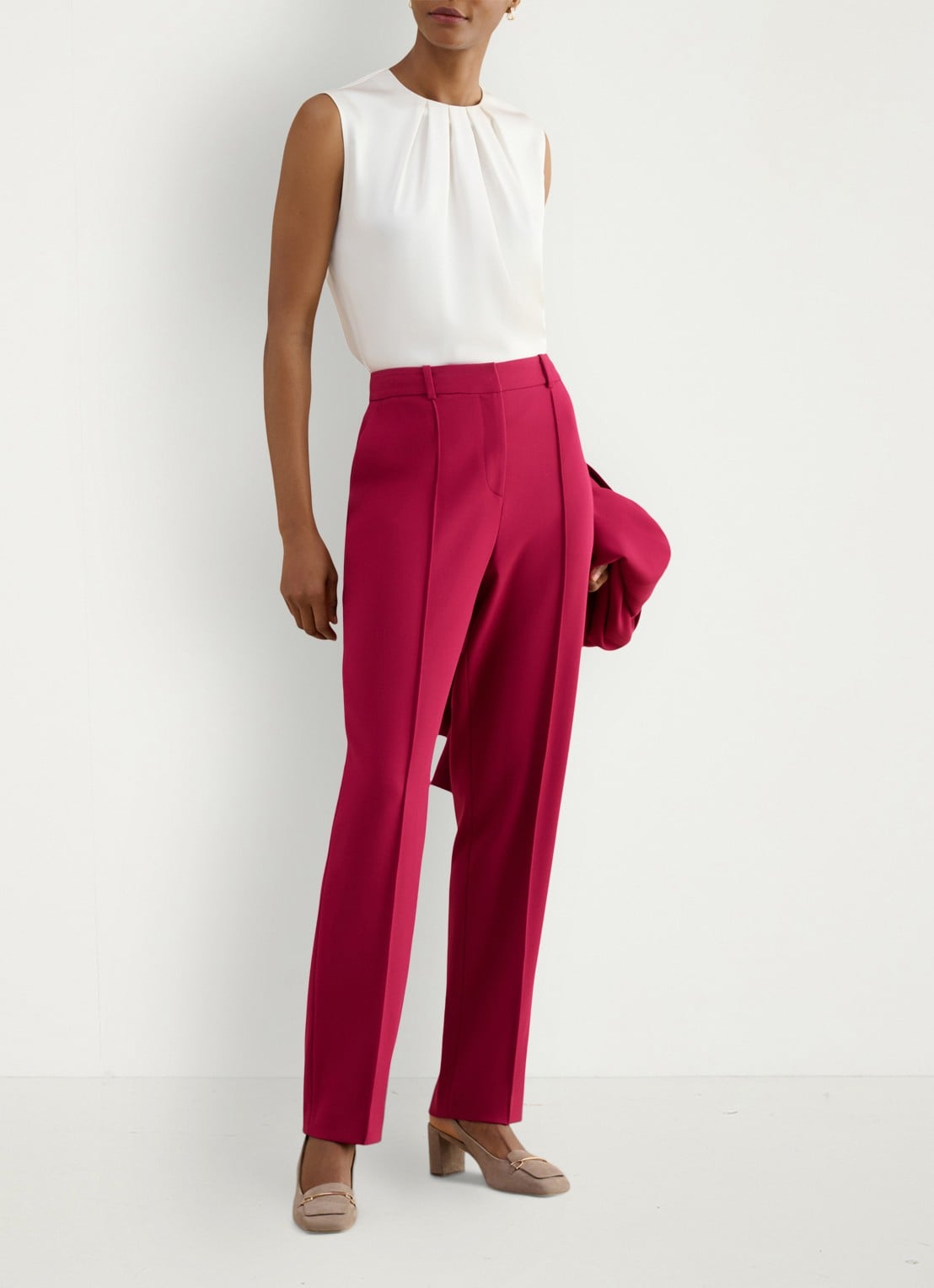 Hobbs Gemma mid waist straight fit pantalon met siernaad - detail 4 cranberryrood