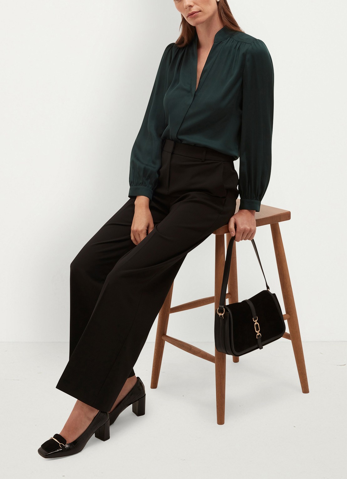 Hobbs Gwen blouse met opstaande kraag - voorkant 3 donkergroen