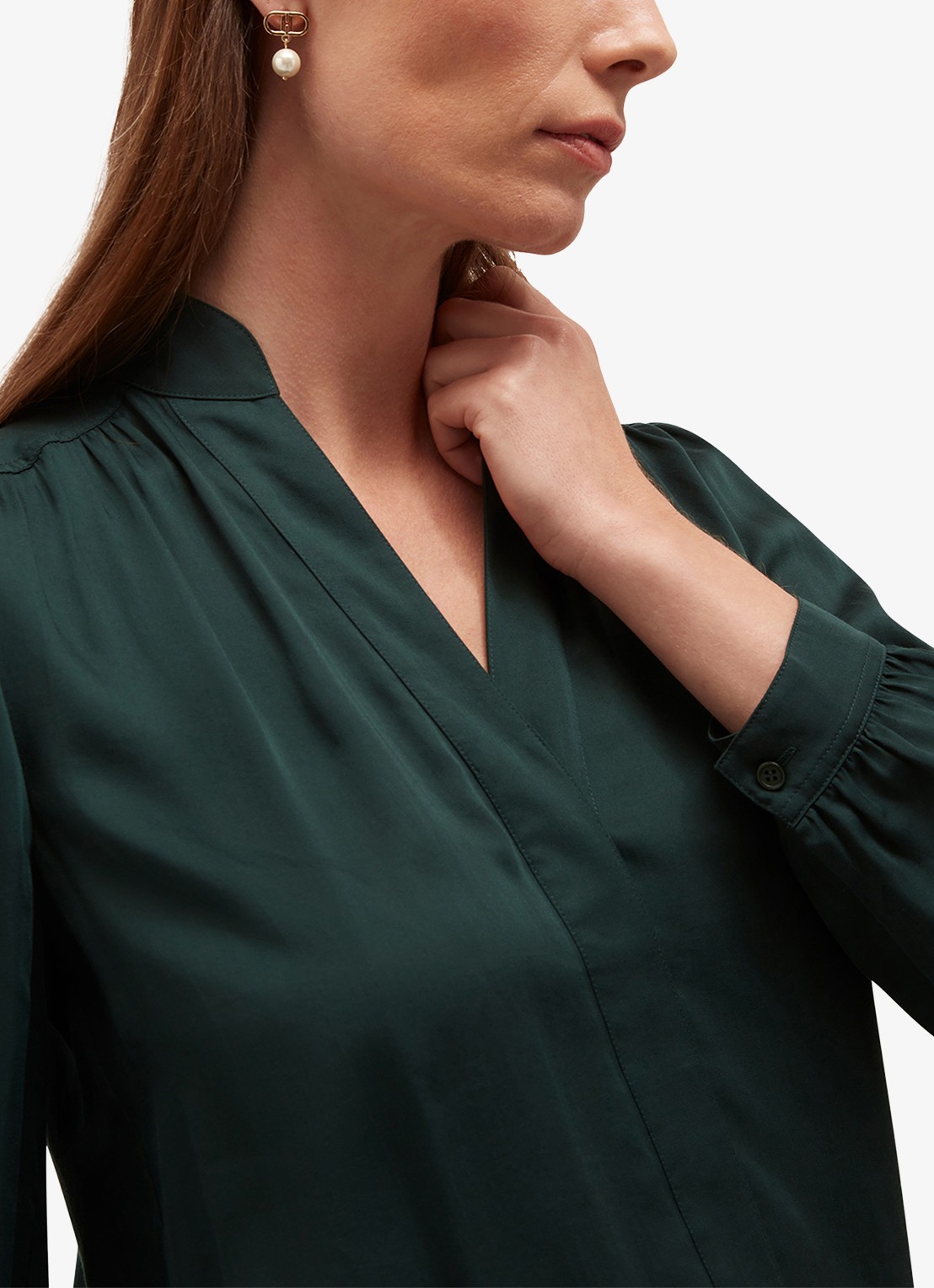 Hobbs Gwen blouse met opstaande kraag - detail donkergroen
