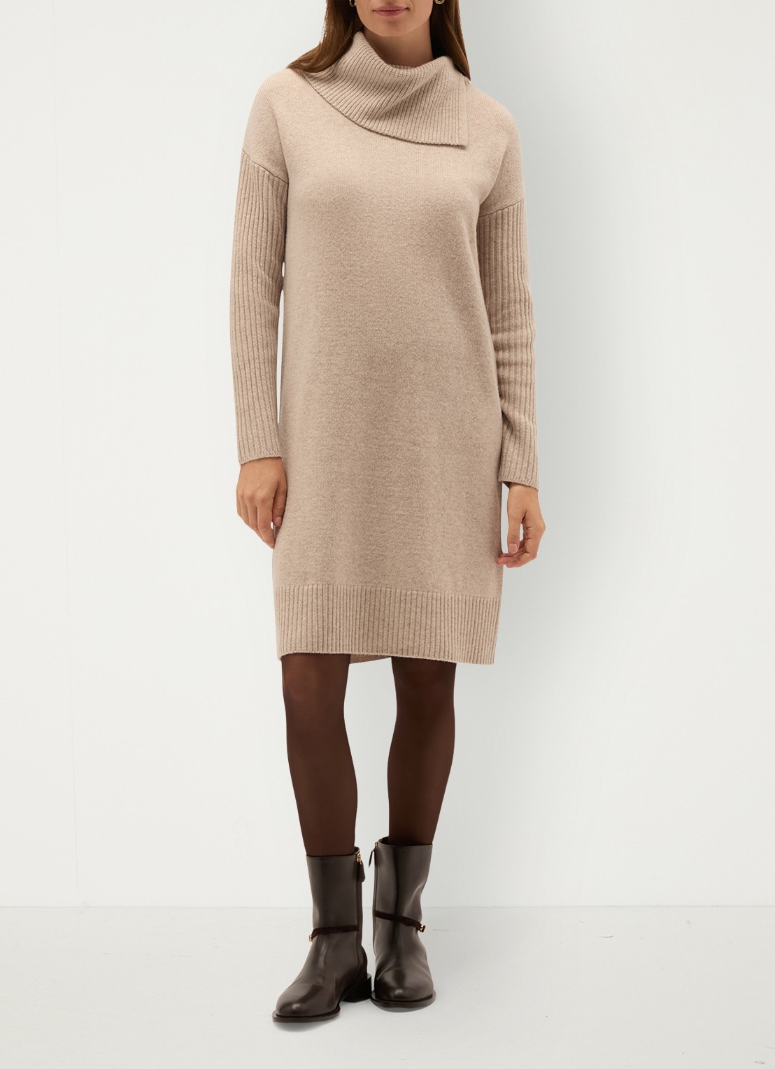 Hobbs Irene midi trui-jurk in wolblend - voorkant 6 beige