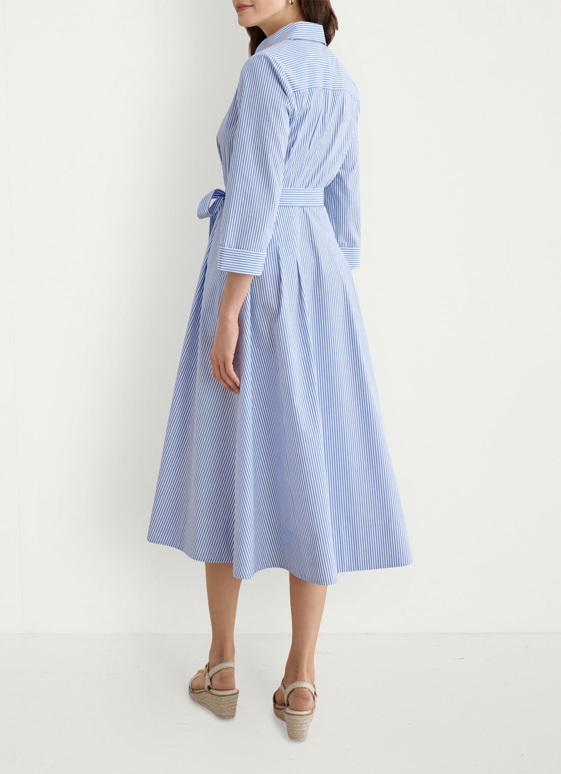 Hobbs Jane midi blousejurk met streepprint en strikceintuur - achterkant 3 lichtblauw