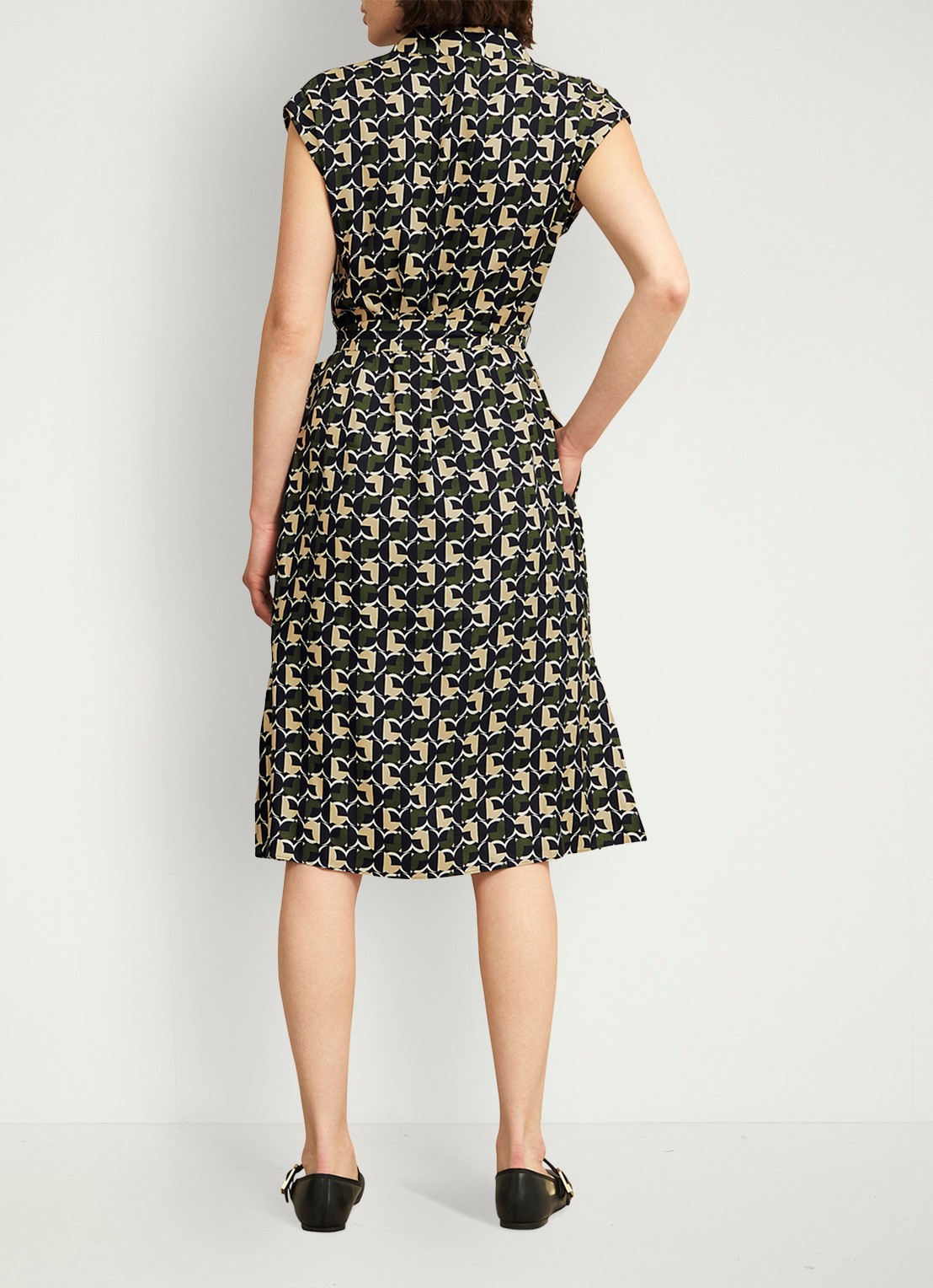 Hobbs Kalinda midi blousejurk met grafische print - achterkant 7 legergroen